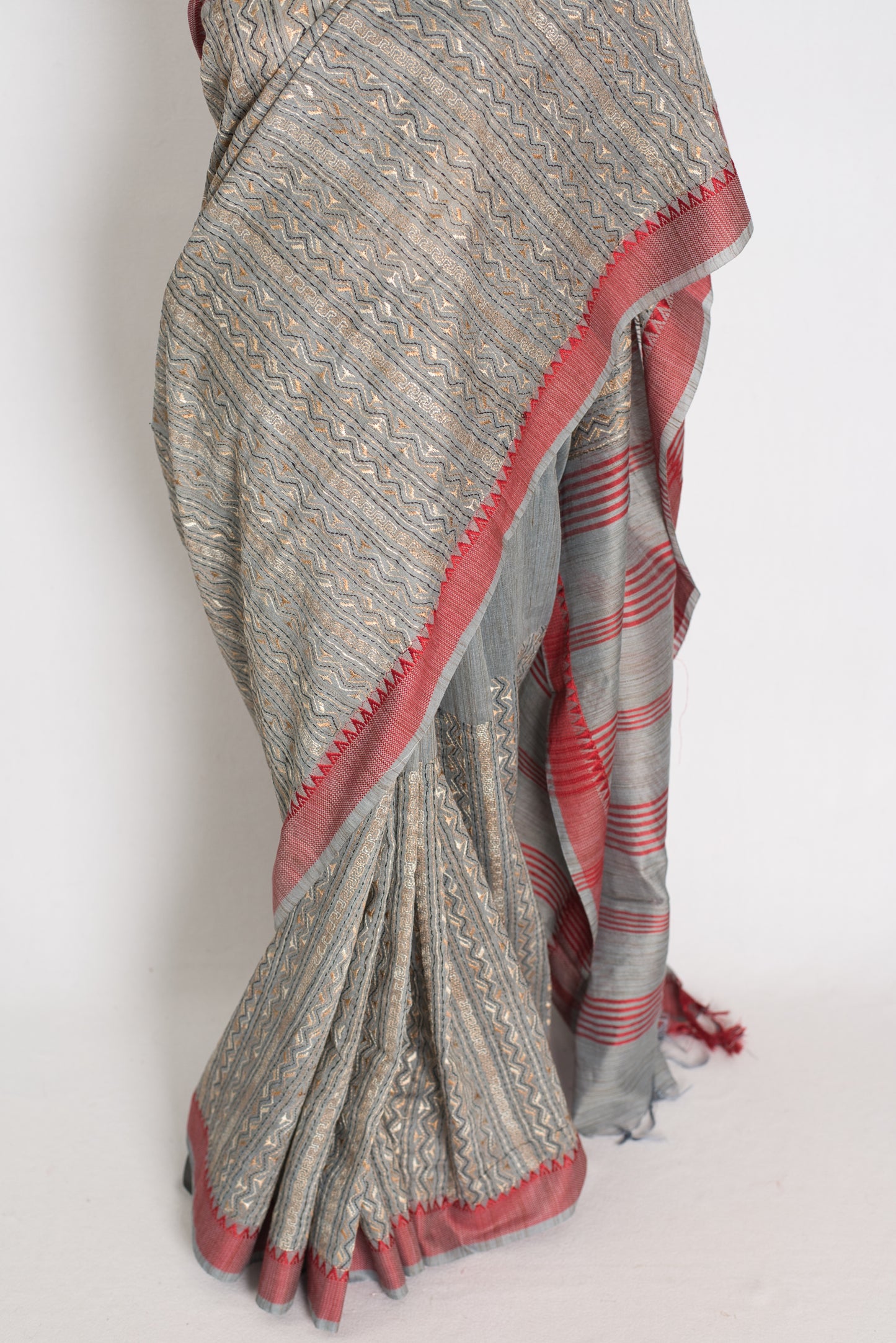 Mahi : Gray and Red Machine Embroidery Kantha Saree image 6