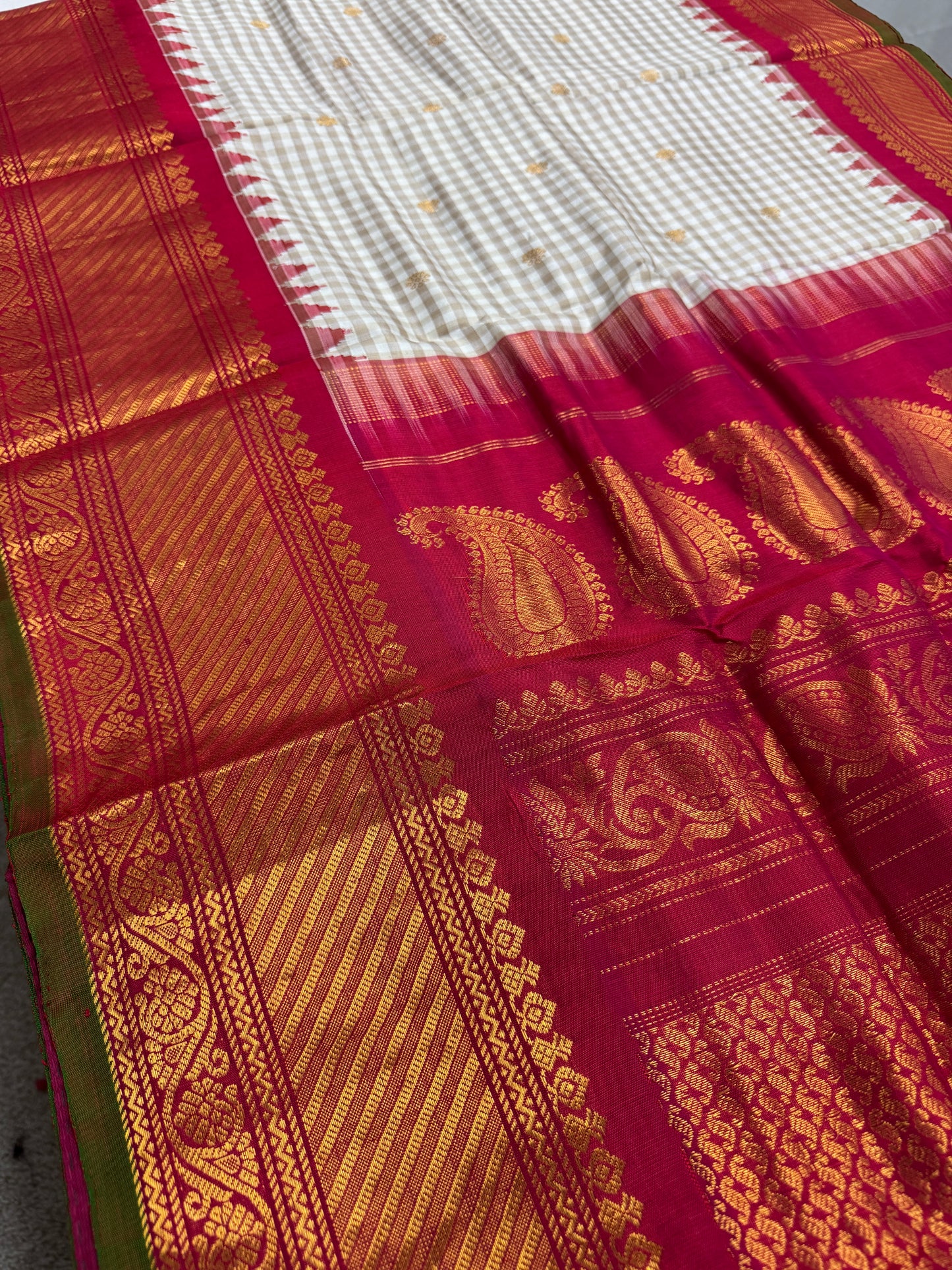 Chandrika - Hand Woven Traditional Checked Gadwal Silk Saree image 4