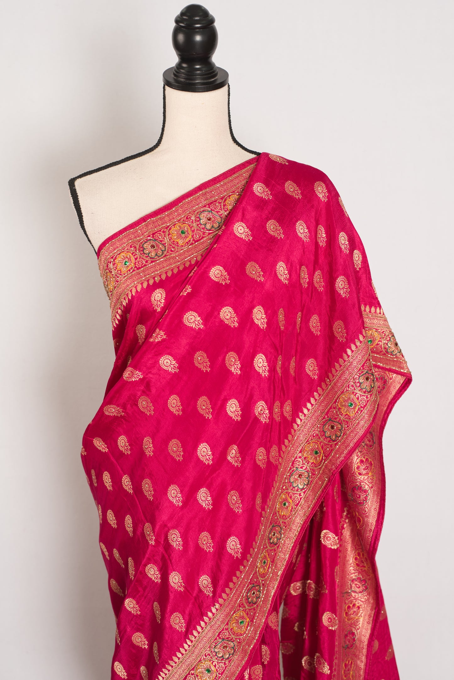 Purvi : Dark Pink and Gold Dola Silk Banarasi Saree - Hand Embroidery image 6