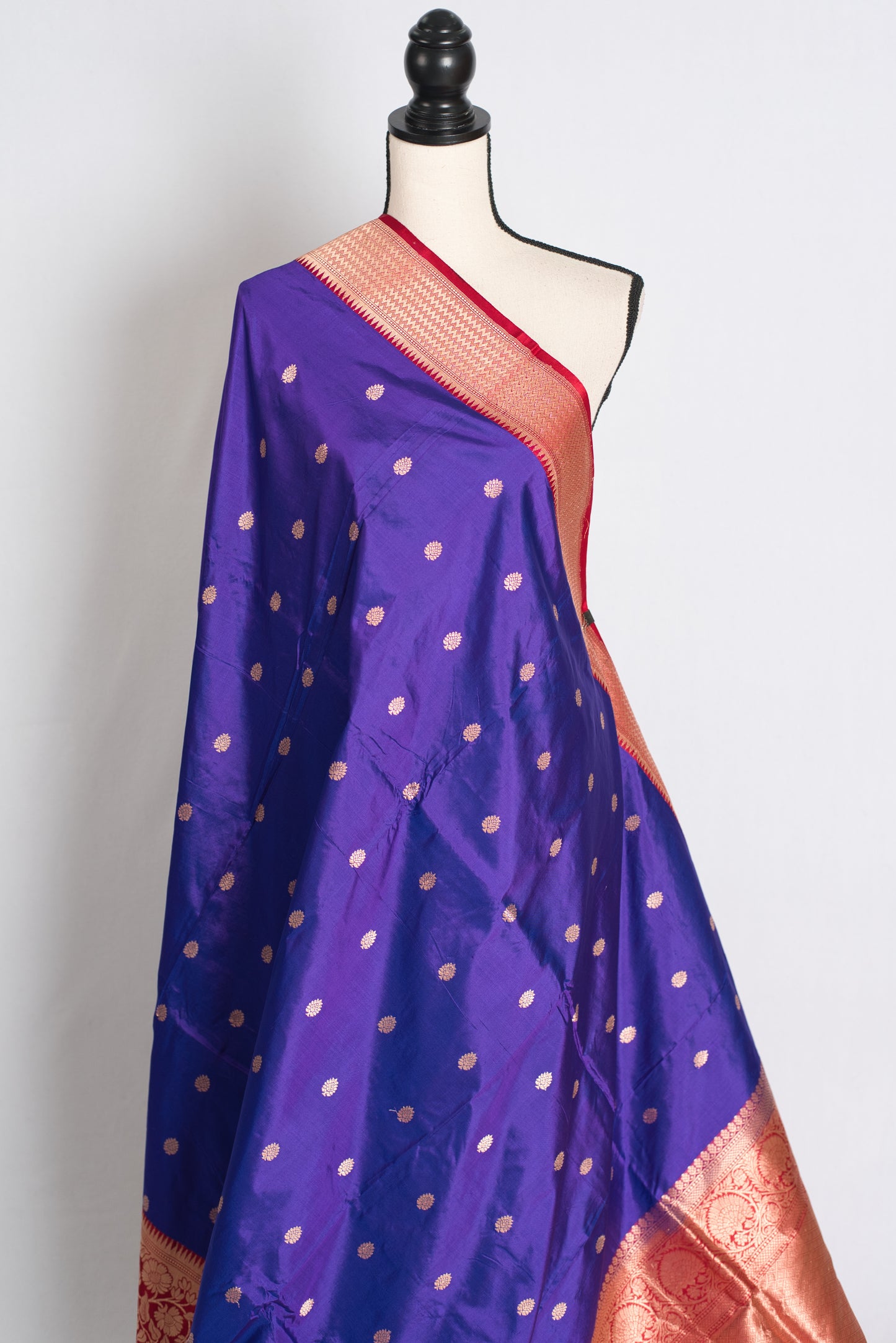 Devangana : Silk Mark Certified Blue and Red Katan Banarasi Silk Saree image 3