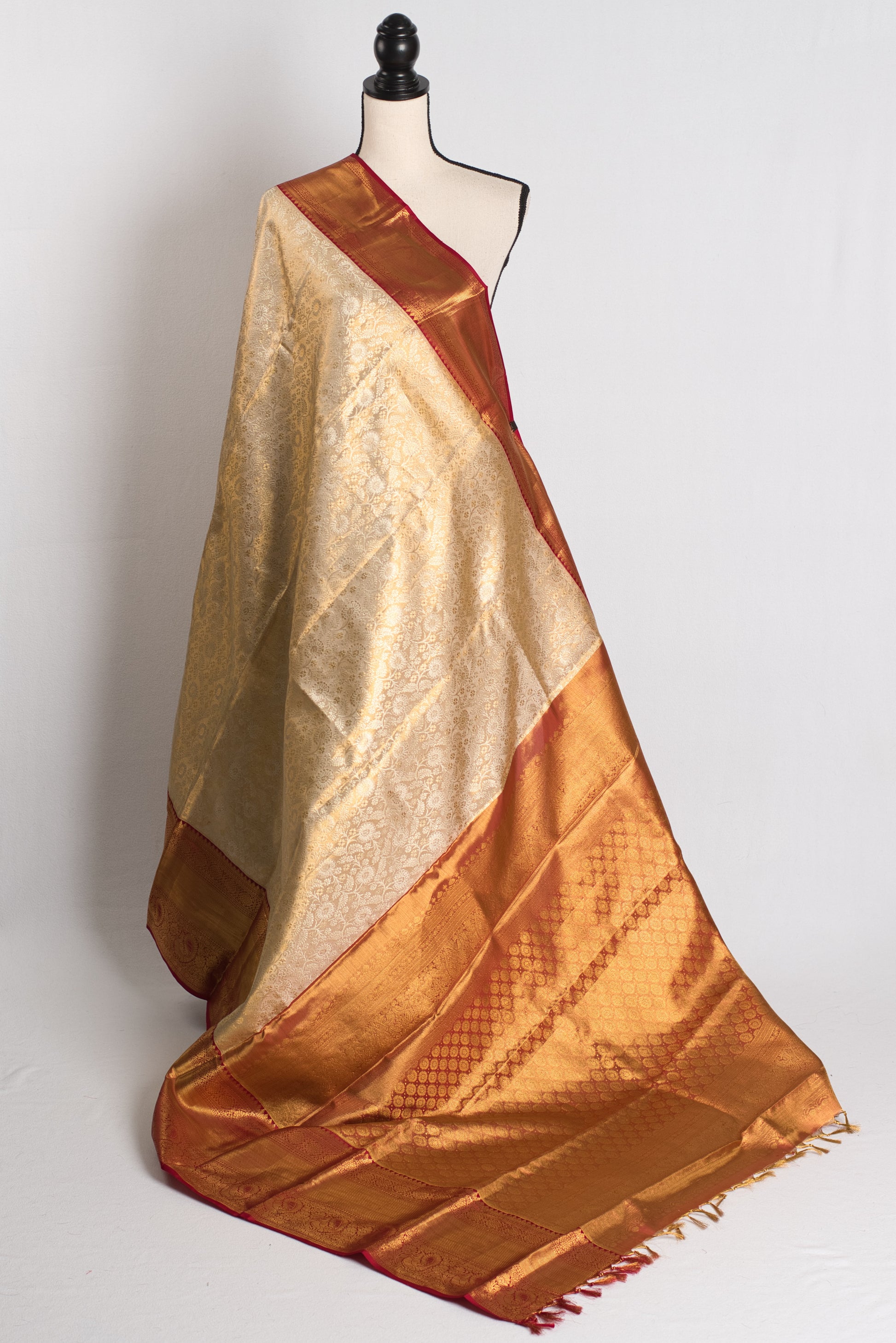 Golden Horizon : Handwoven Brocade Bridal Kanjivaram Silk Saree image 1