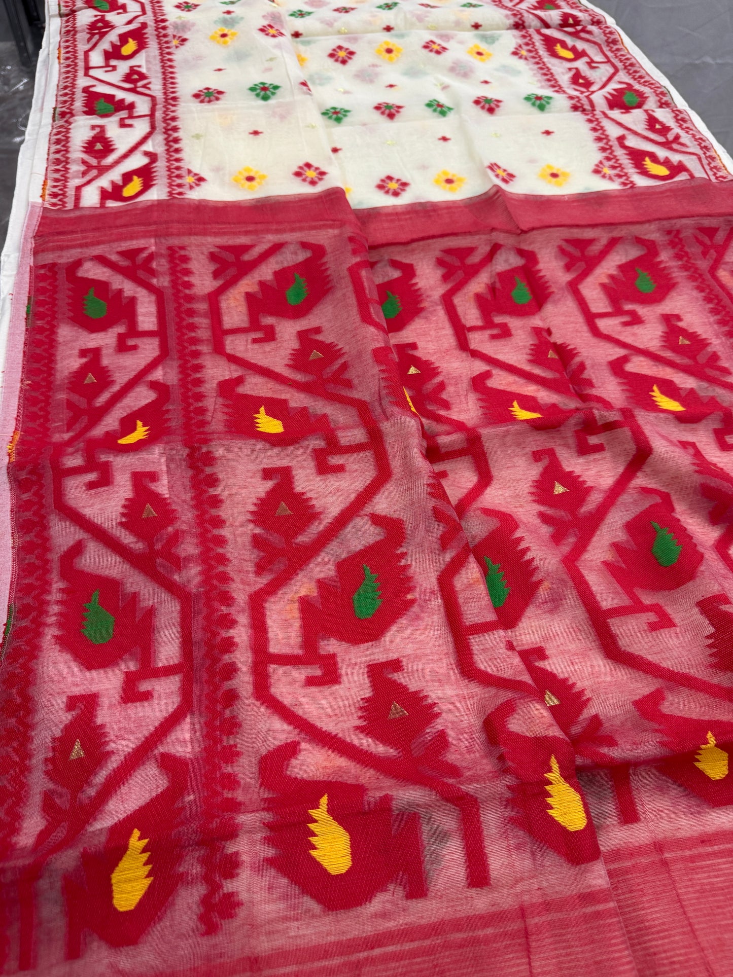 Bindu : Cream and Red Blended Soft Cotton Jamdani Saree image 3