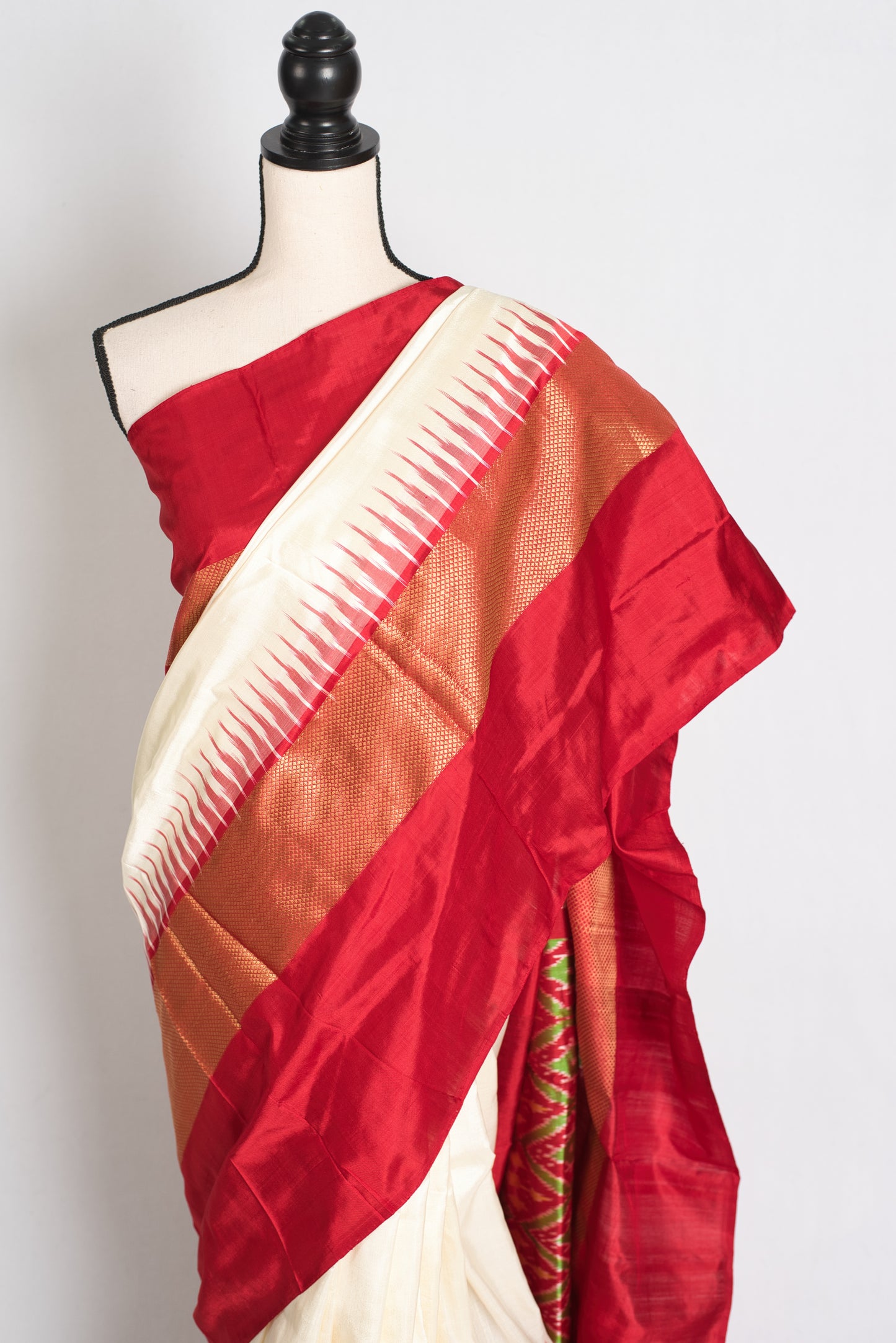 Dyuti : Silk Mark Certified Double Weaving Patola Ikkat Saree in Cream and Red image 6
