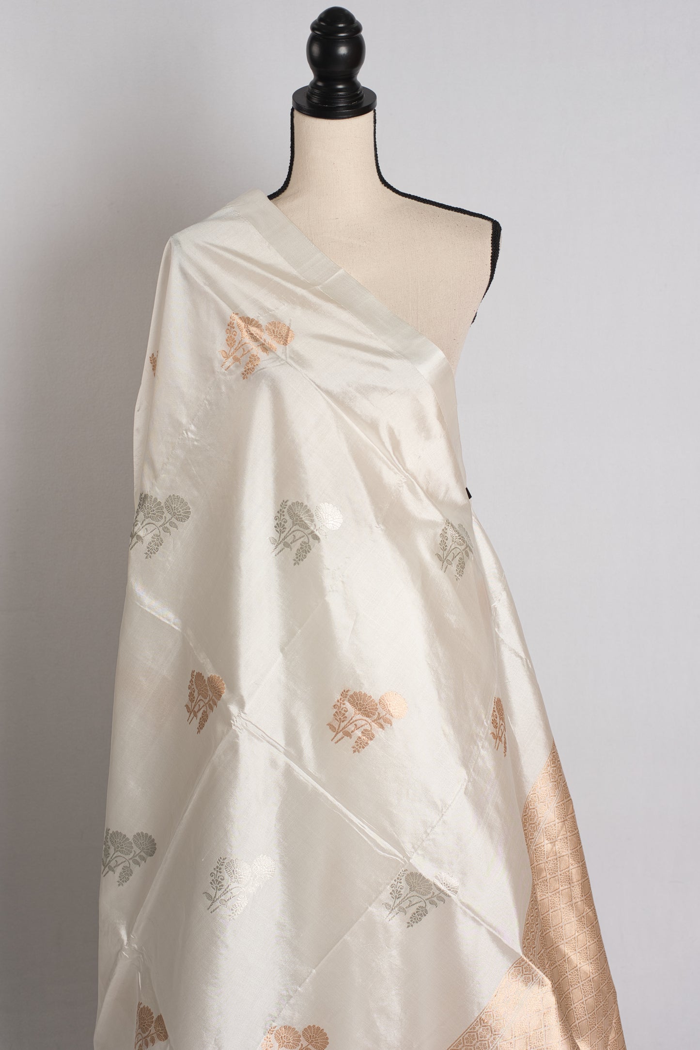 Ivory Muse : Silk Mark Certified White and Gold Satin Katan Banarasi Saree image 4