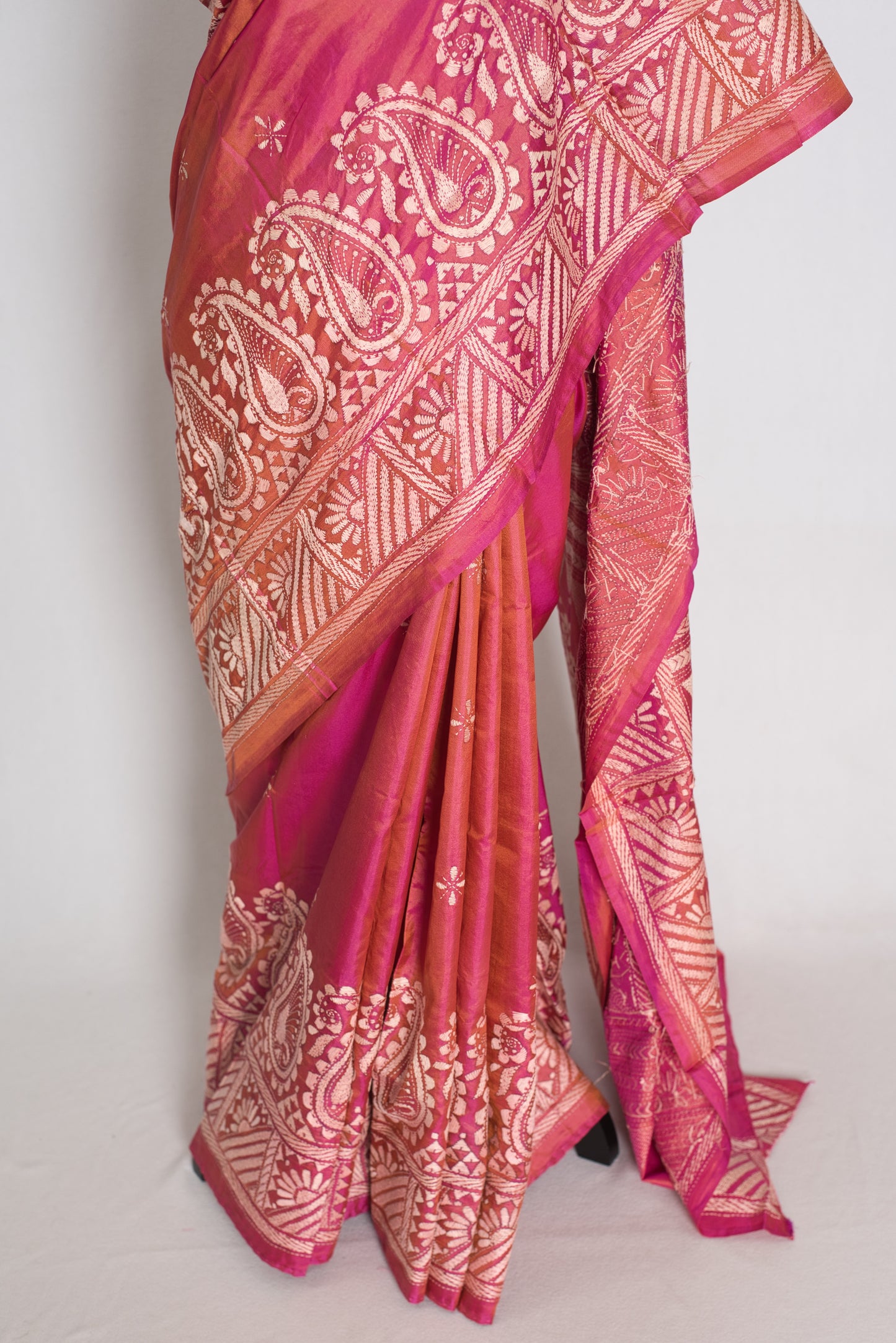 Mitra : Coral Pink Hand Embroidered Kantha Stitch Pure Bangalore Silk Saree image 6