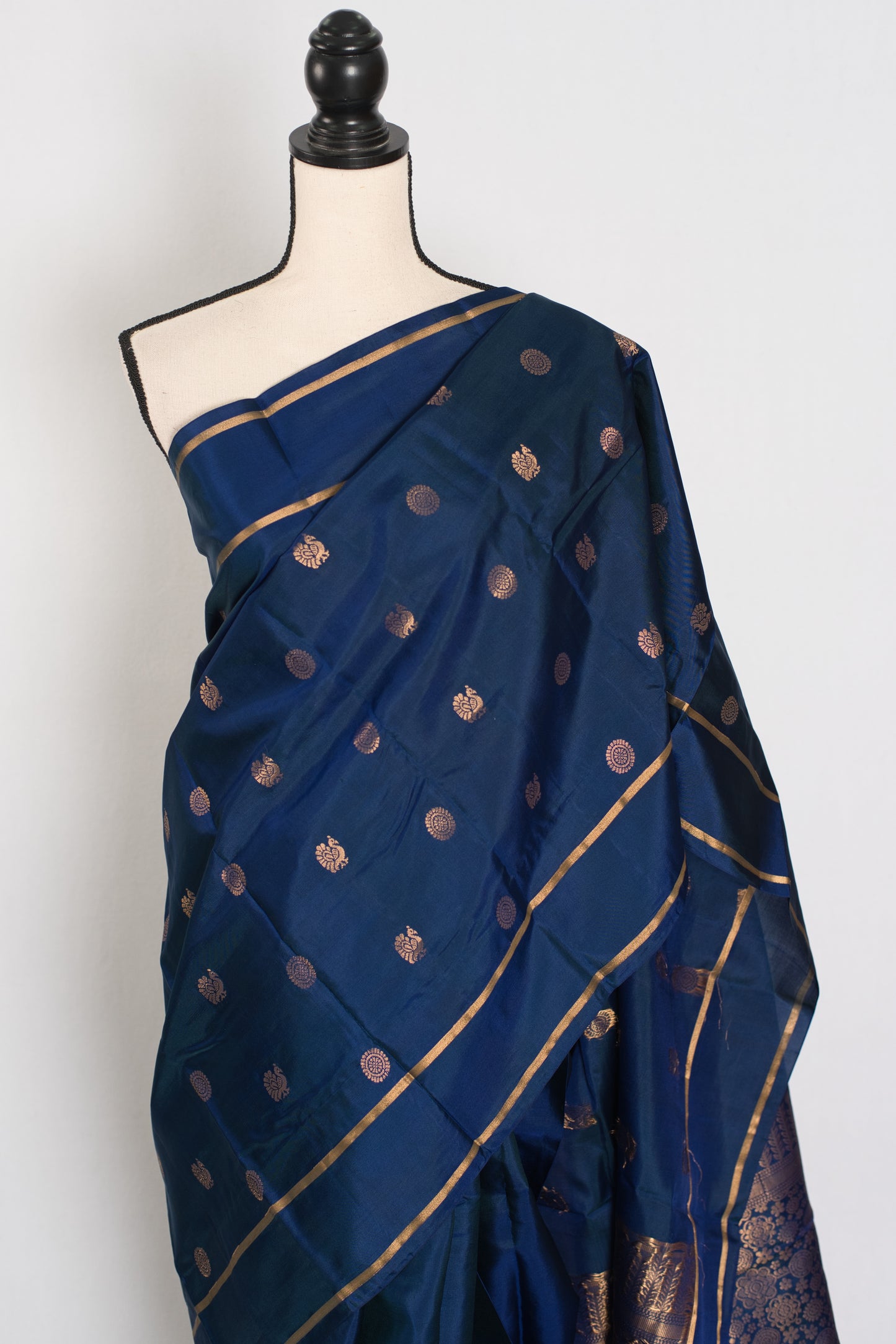 Nandini: Peacock Blue Lightweight Kanjivaram Silk Saree | Silk Mark image 6