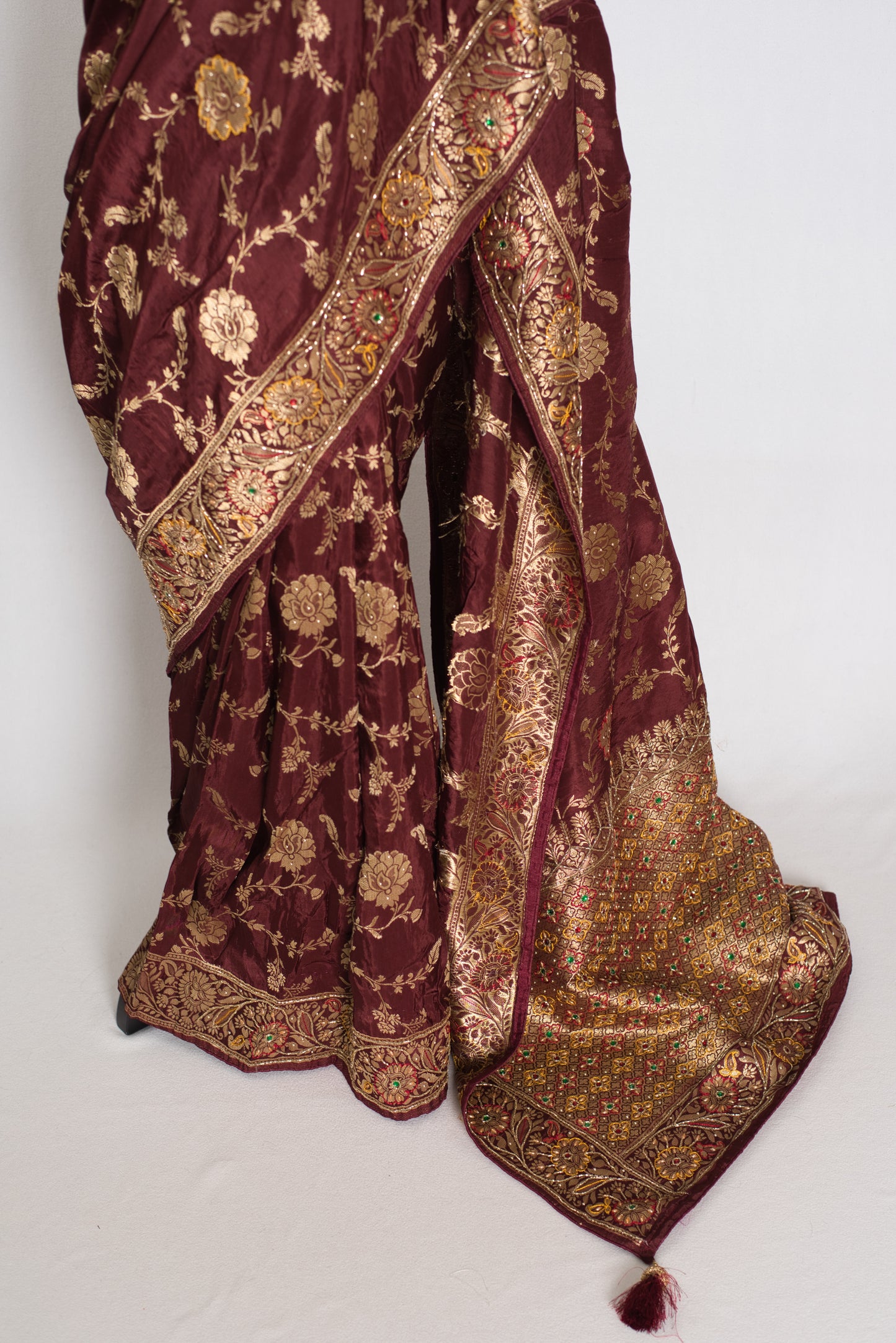Shruti : Coffee Brown Dola Silk Banarasi Saree with 38 Size Blouse image 6
