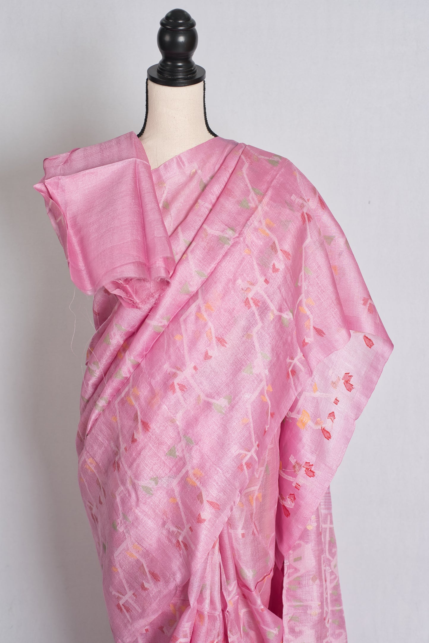 Ranjana : Bengal Tussar Silk Jamdani Saree in Pink image 2