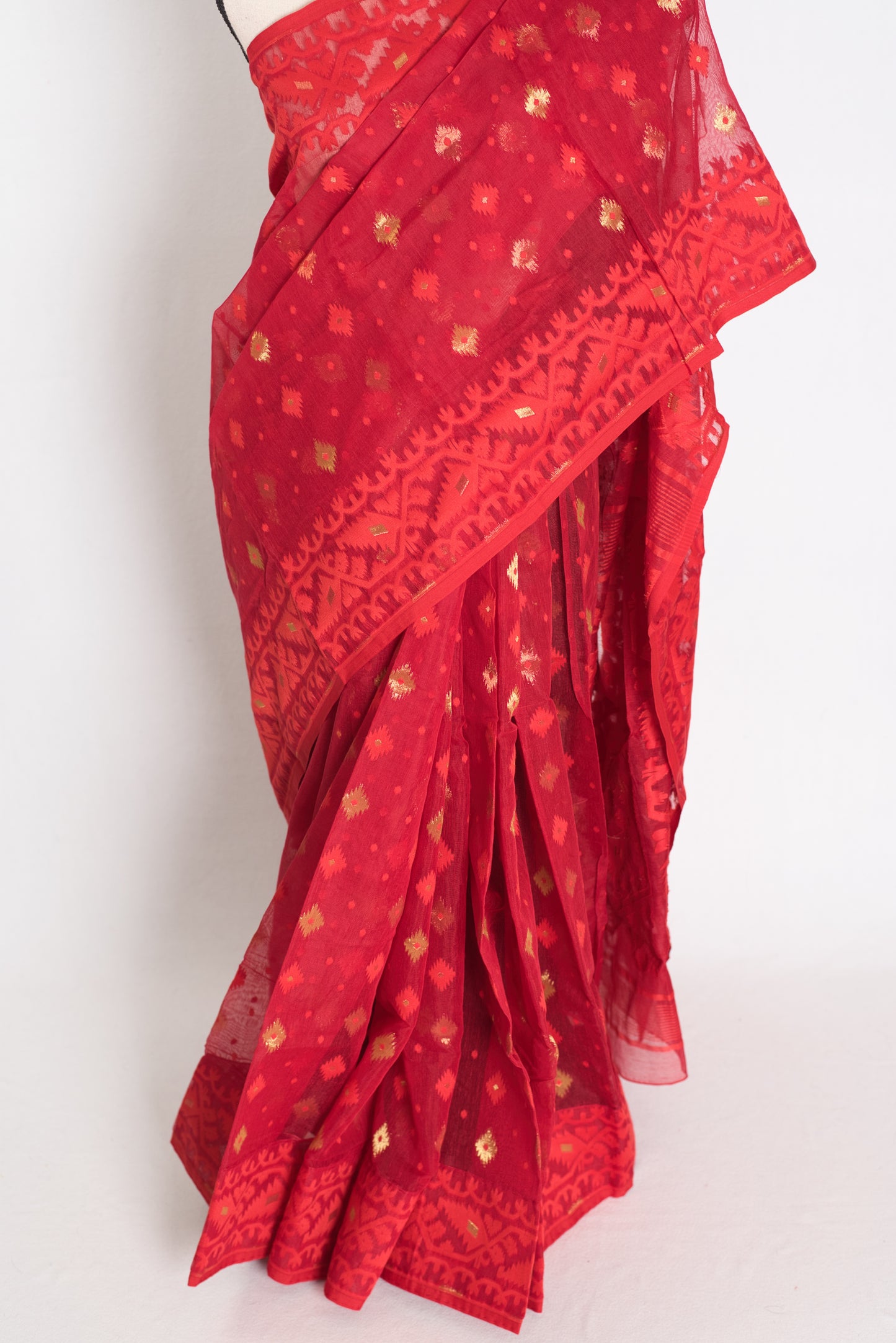 Rini : Red and Gold Blended Soft Cotton Jamdani Bengali Saree. image 5