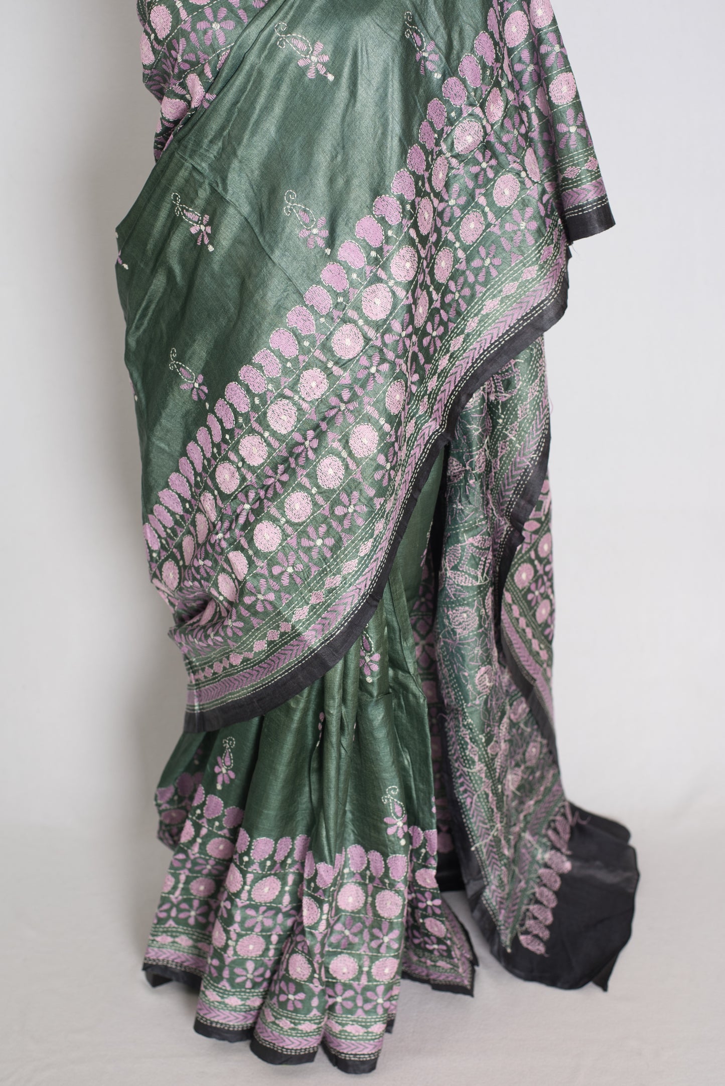 Sandhya : Green and Black Hand Embroidered Kantha Stitch Pure Tussar Silk Saree image 6
