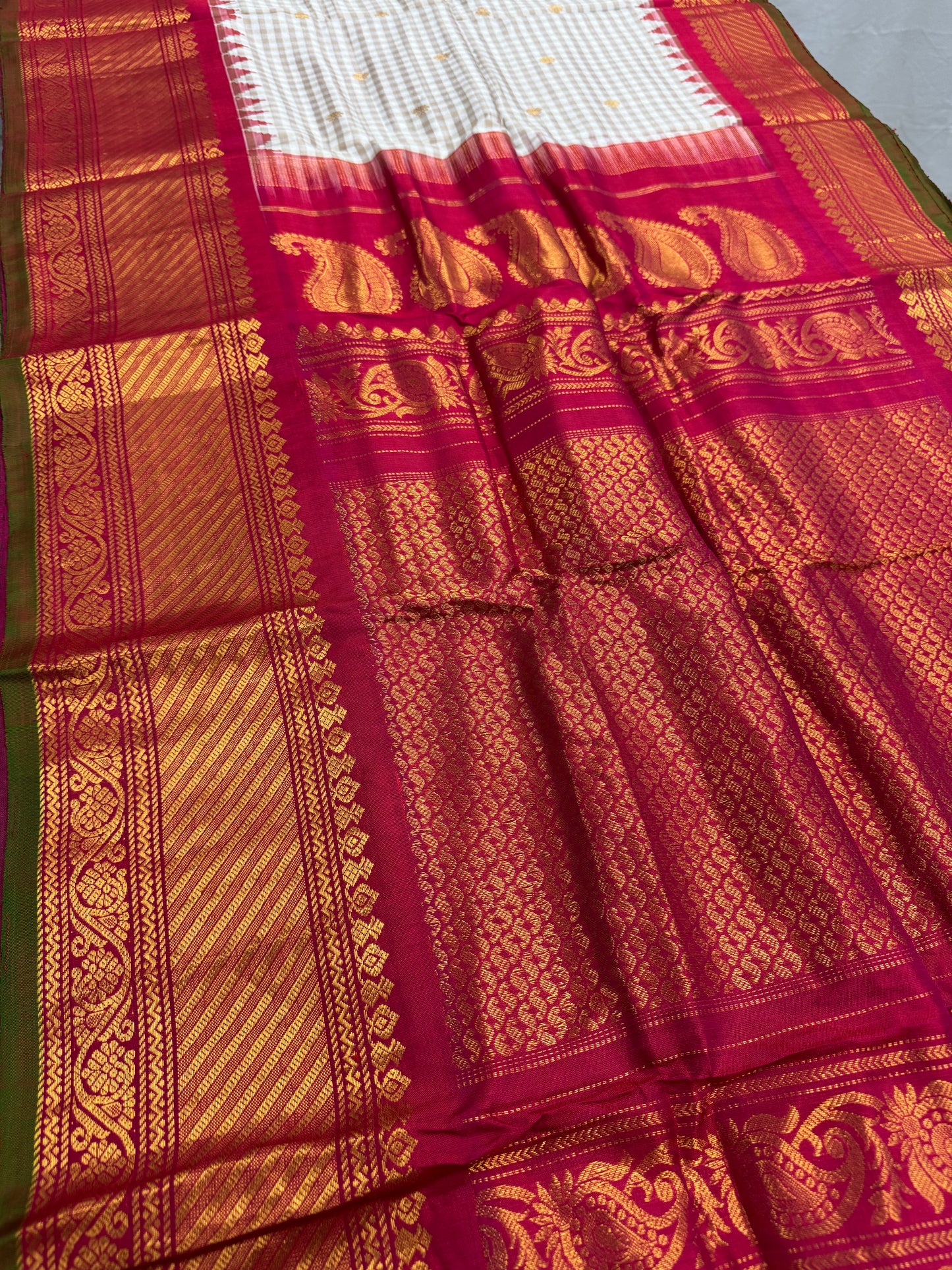 Chandrika - Hand Woven Traditional Checked Gadwal Silk Saree image 3