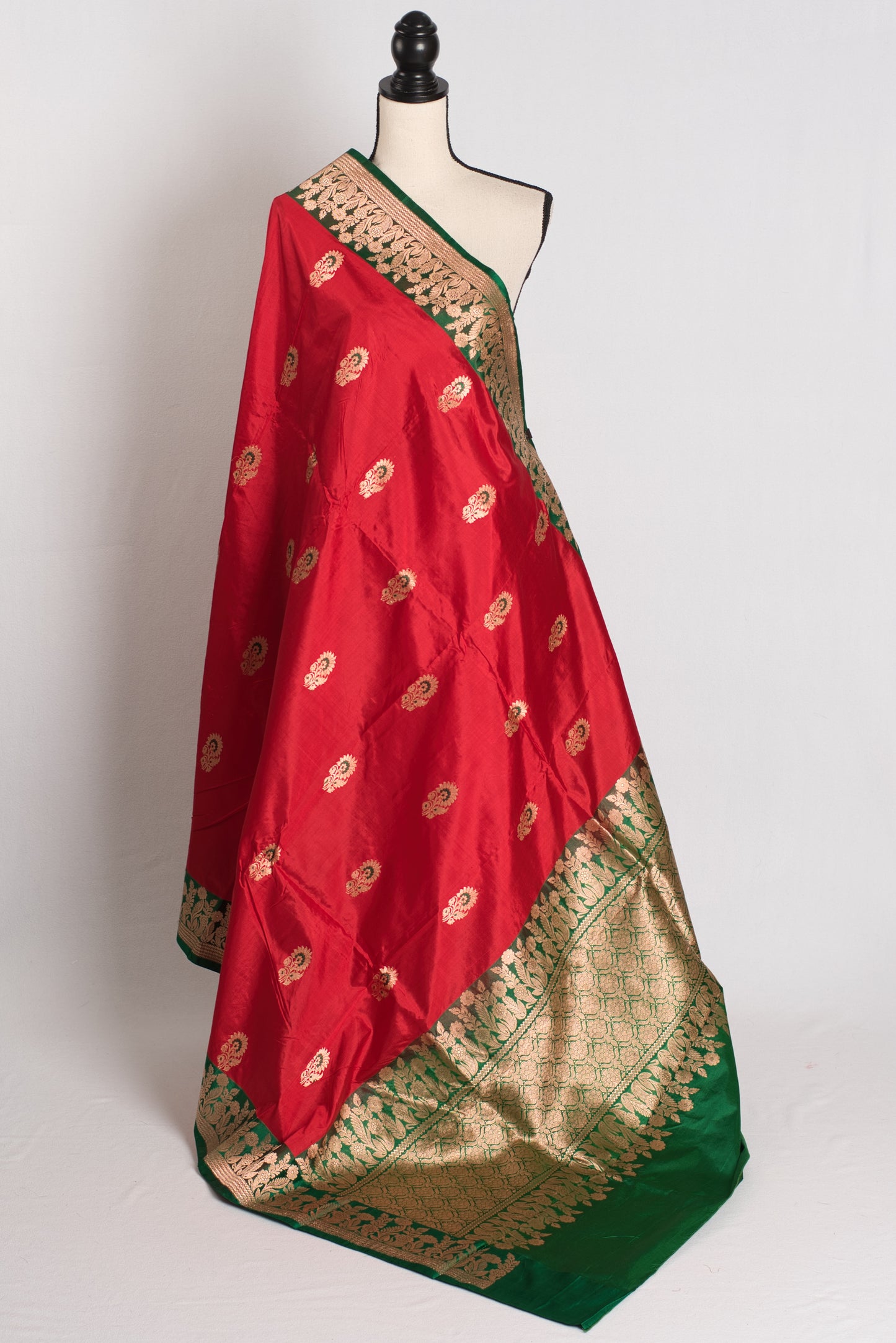 Haripriya : Red and Green Bridal Banarasi Silk Saree image 1