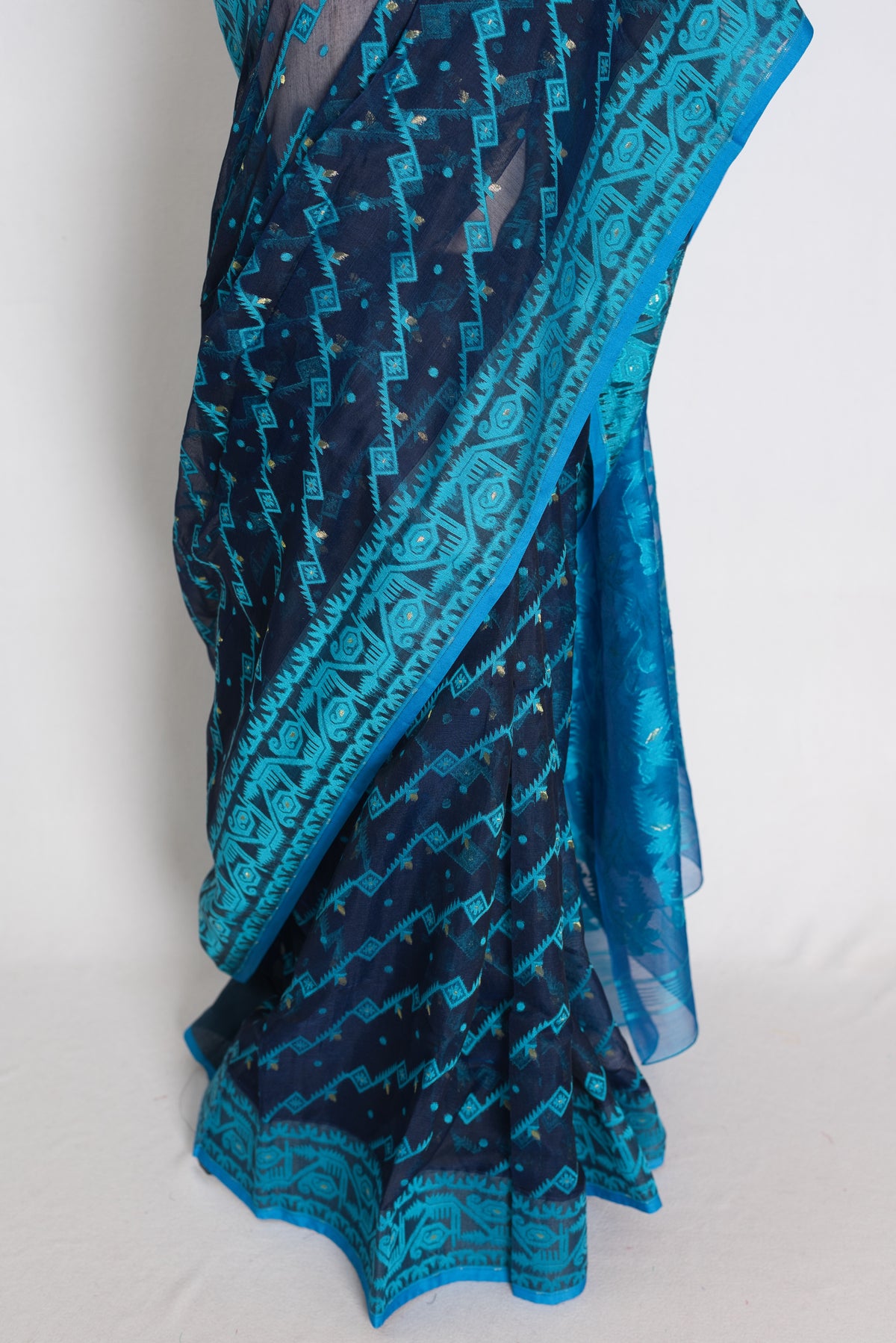 Neelam : Navy Blue and Turquoise Soft Blended Cotton Jamdani Saree image 5