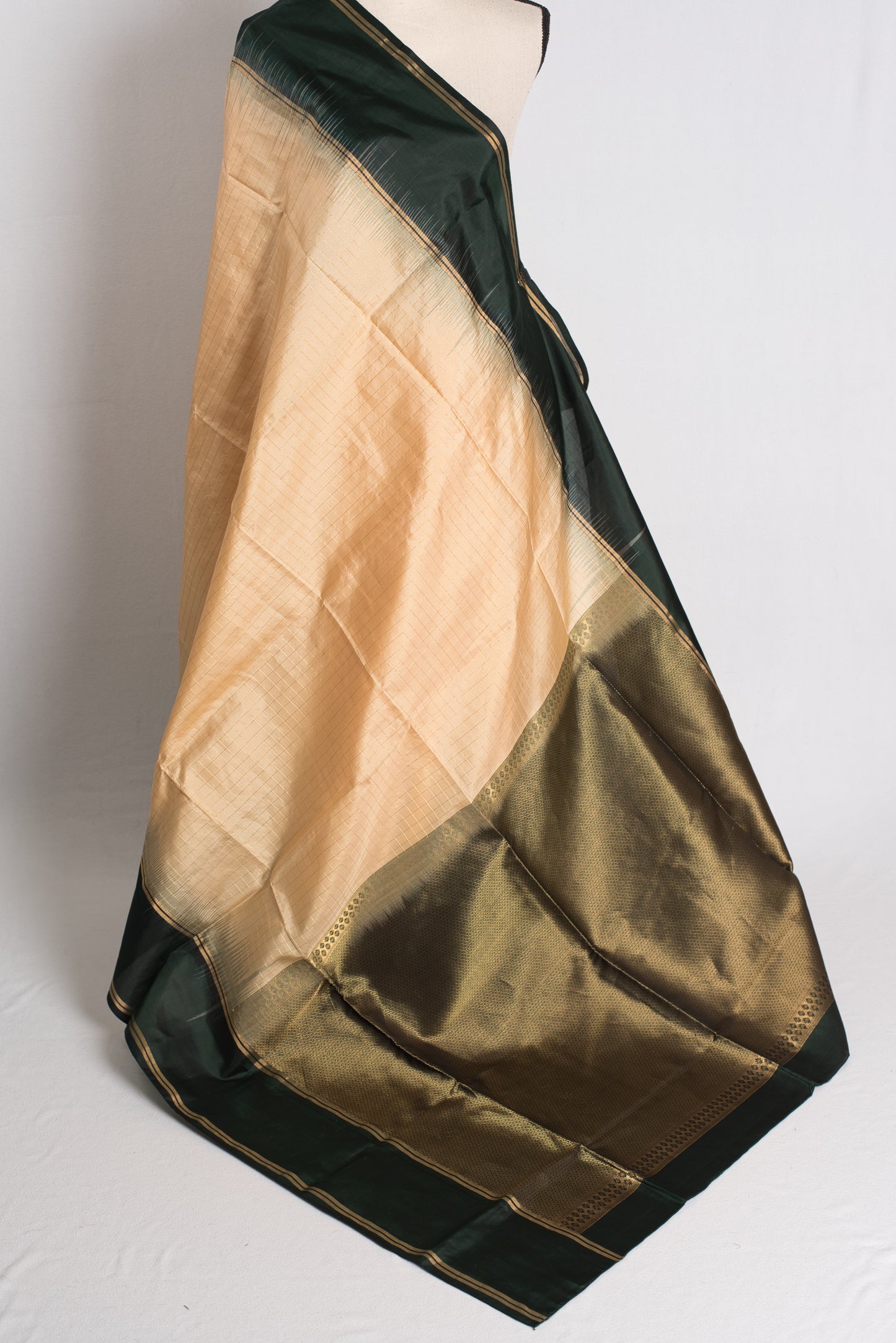 Sandstone Glow : Beige and Green Checks Kanchipuram Saree image 3