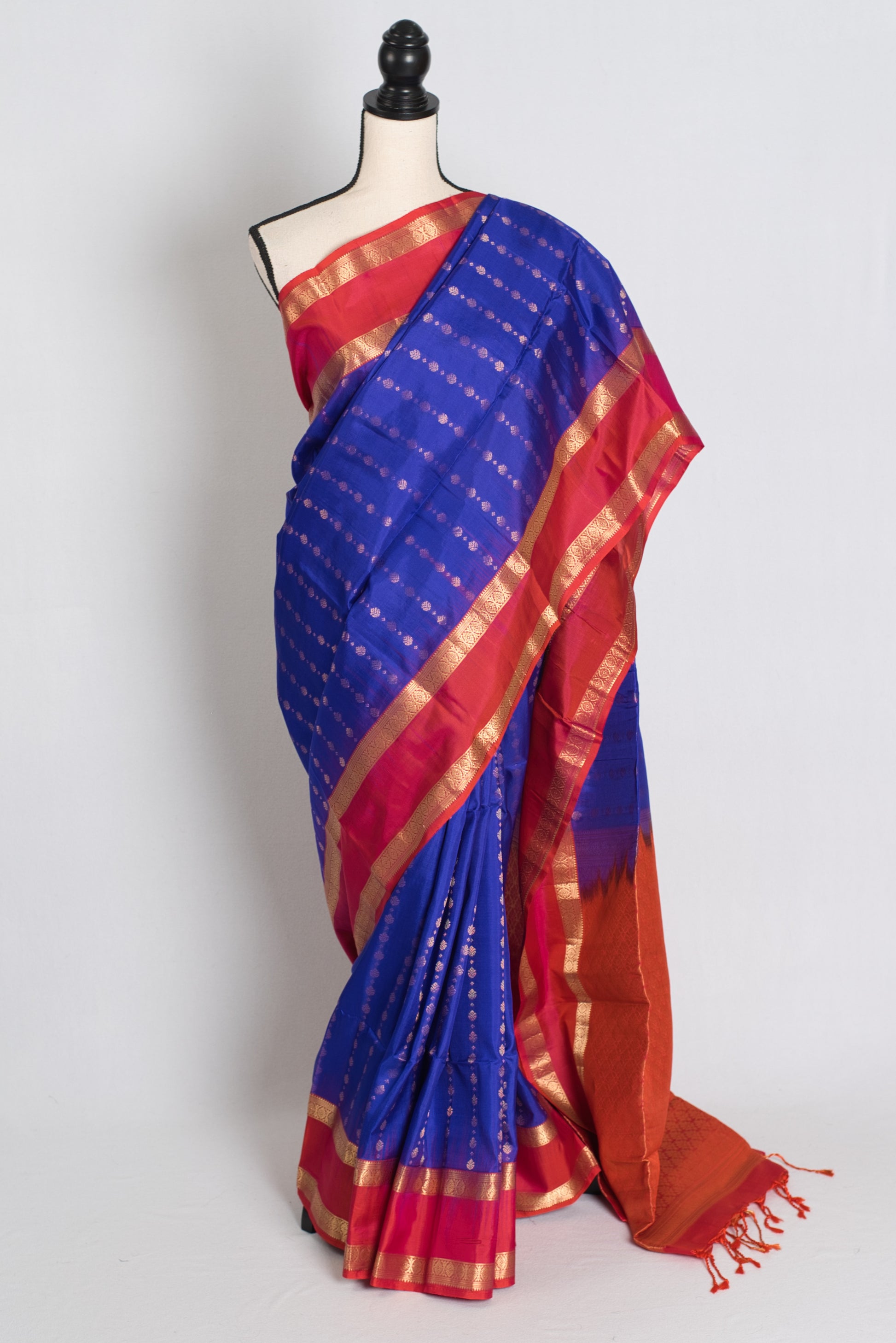 Raji : Silk Mark Certified Kanchipuram Silk Saree in Royal Blue image 0