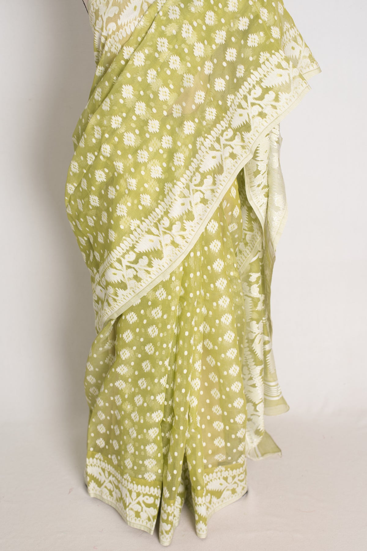 Nita : Light Olive Green and White Soft Blended Cotton Bengali Jamdani Saree image 5