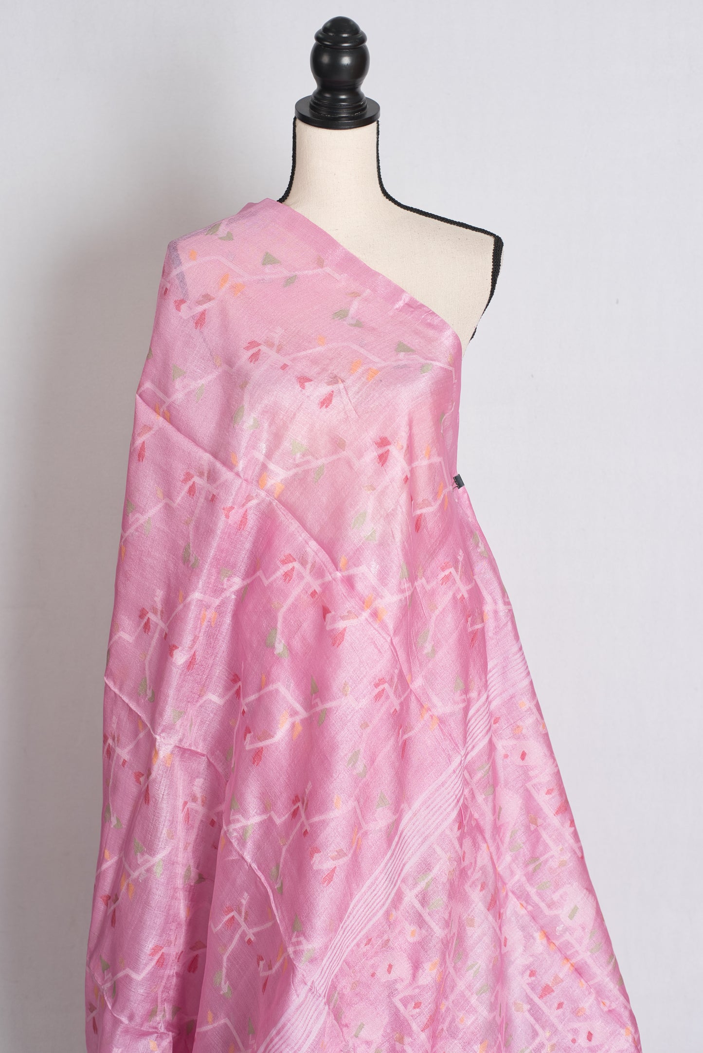 Ranjana : Bengal Tussar Silk Jamdani Saree in Pink image 4