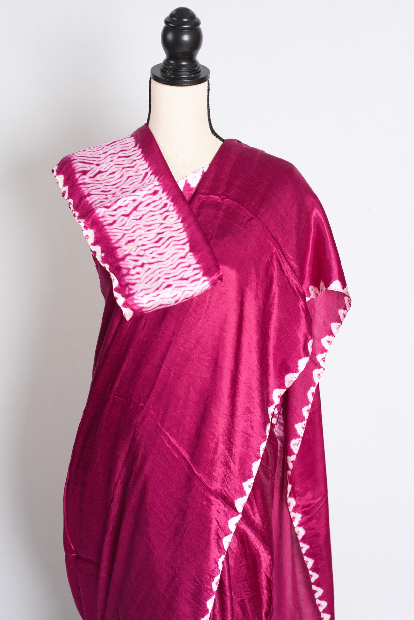 Indira : Magenta Modal Silk Saree with Hand Shibori Border and Zari Tissue Pallu image 2