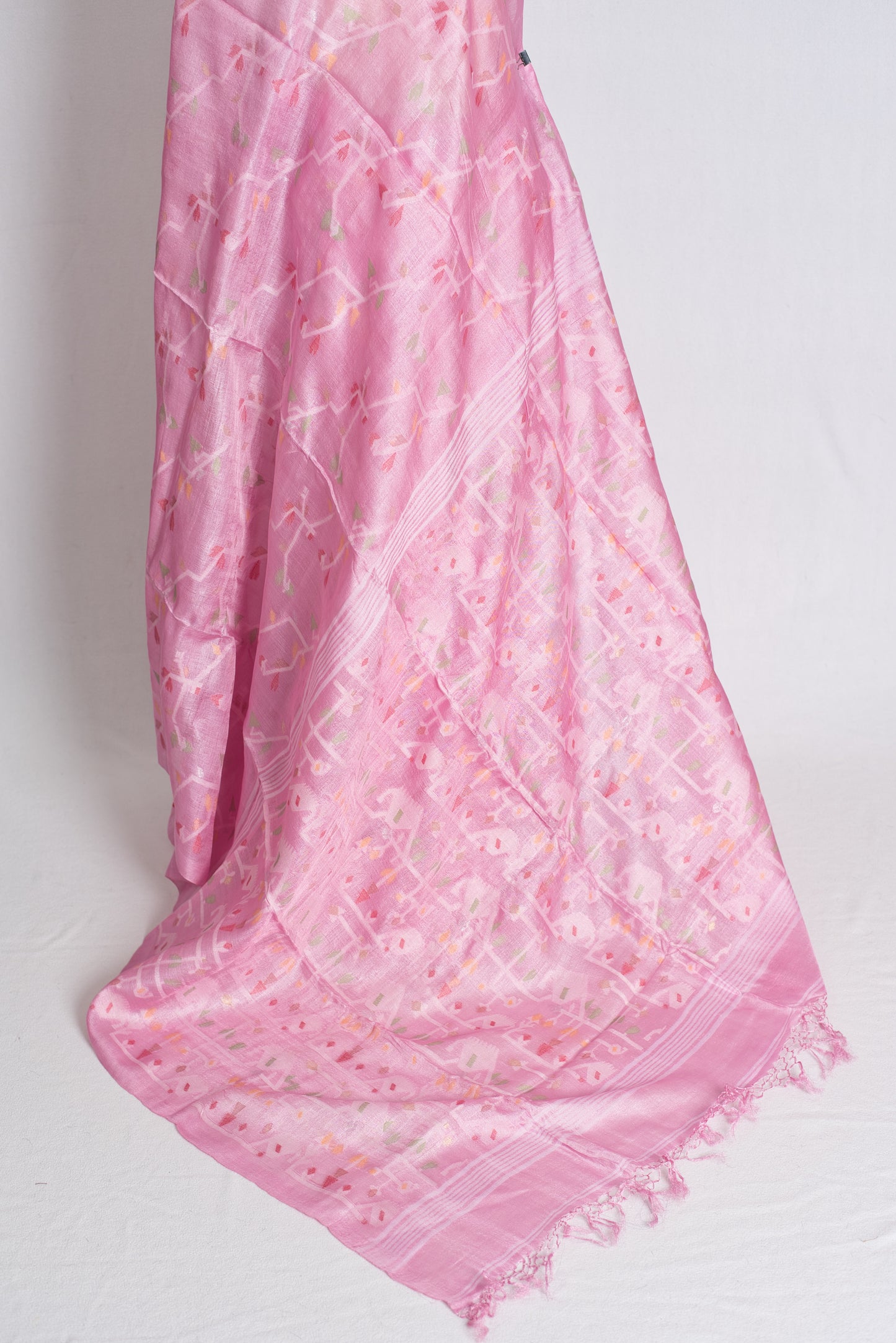 Ranjana : Bengal Tussar Silk Jamdani Saree in Pink image 3