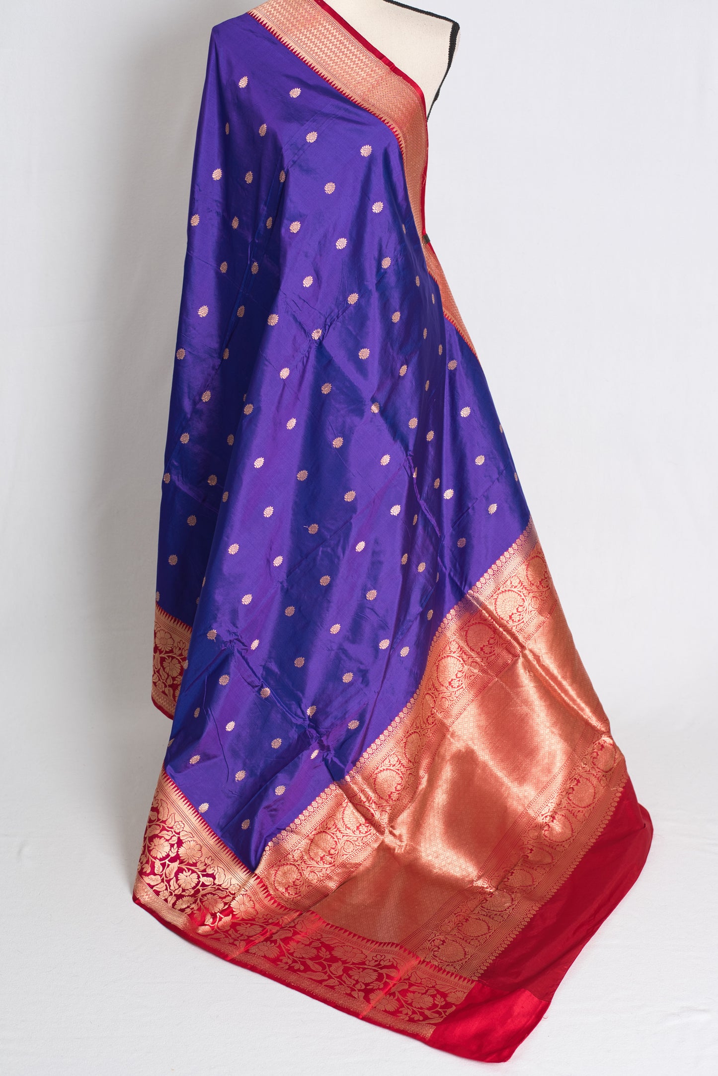 Devangana : Silk Mark Certified Blue and Red Katan Banarasi Silk Saree image 2
