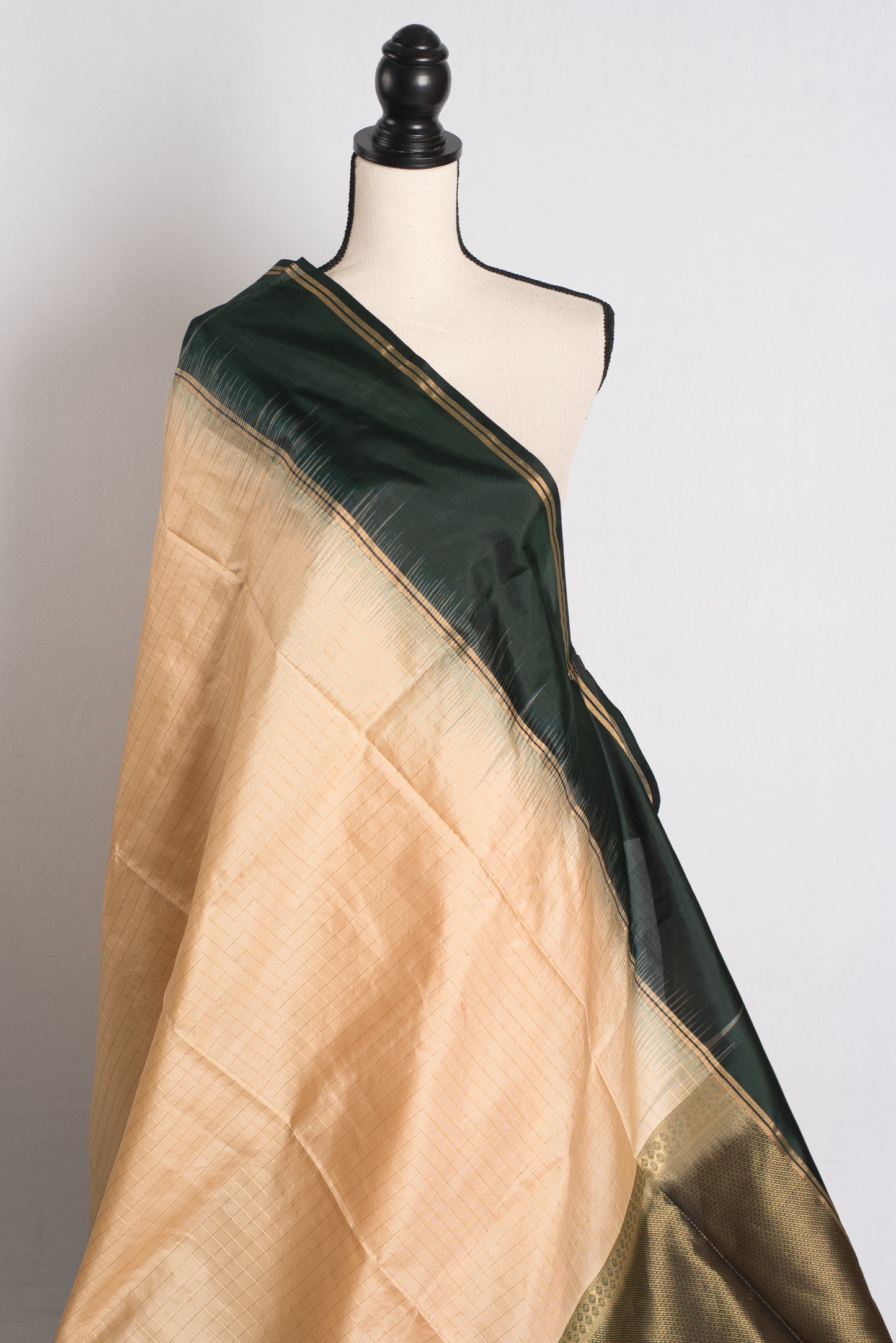 Sandstone Glow : Beige and Green Checks Kanchipuram Saree image 4