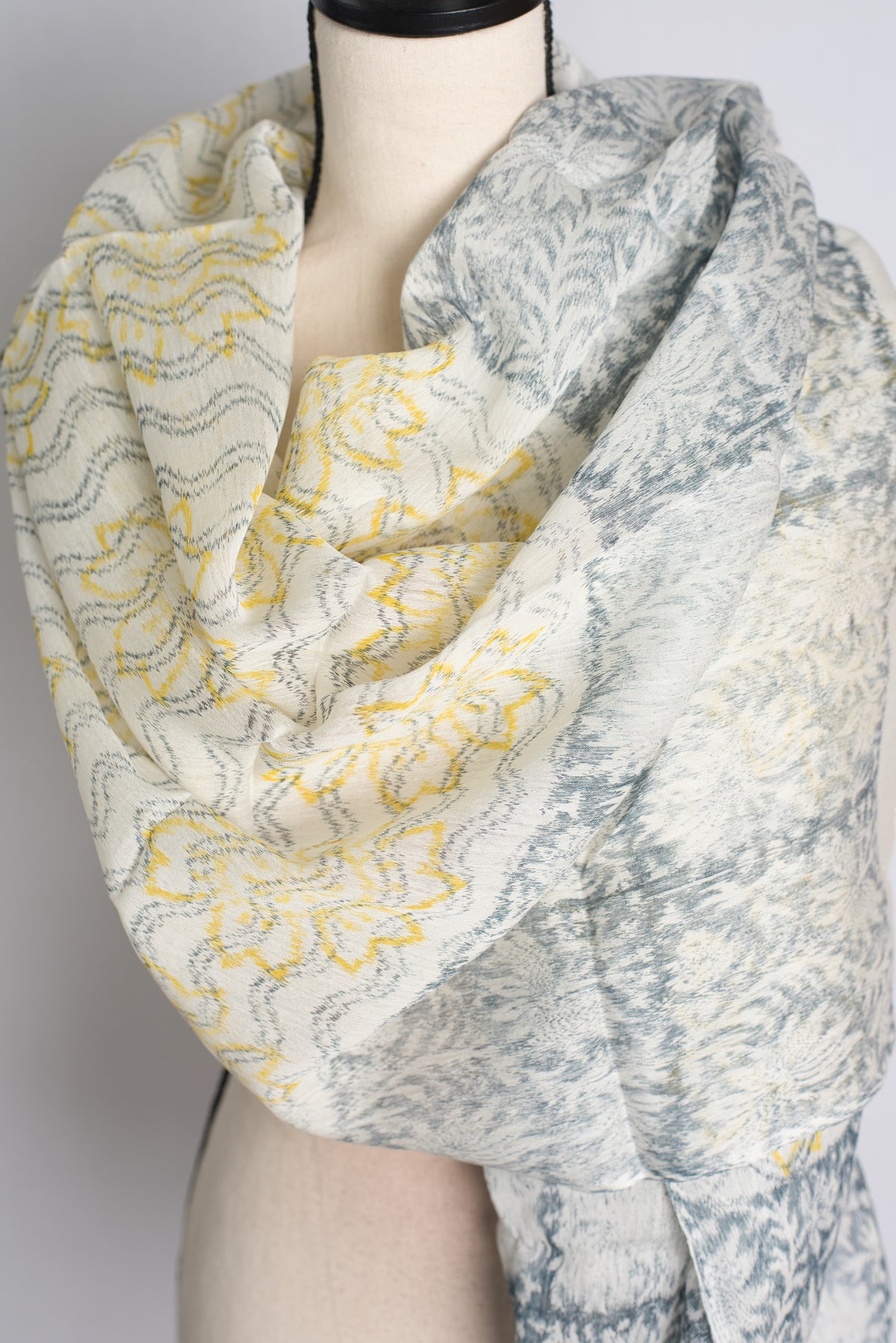 Handwoven Resham Scarf in Off White image 2