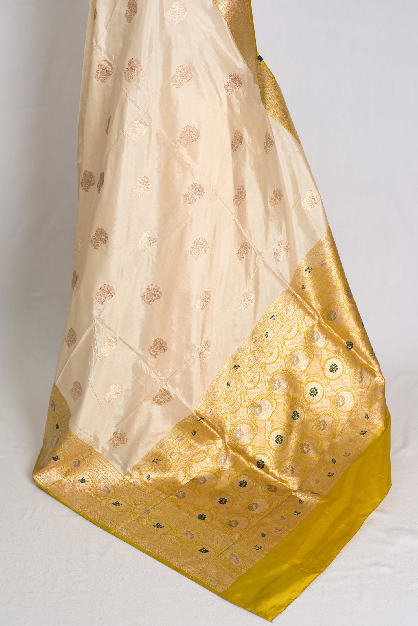 Kamalini : Silk Mark Certified Cream Banarasi Saree with Meenakari Work