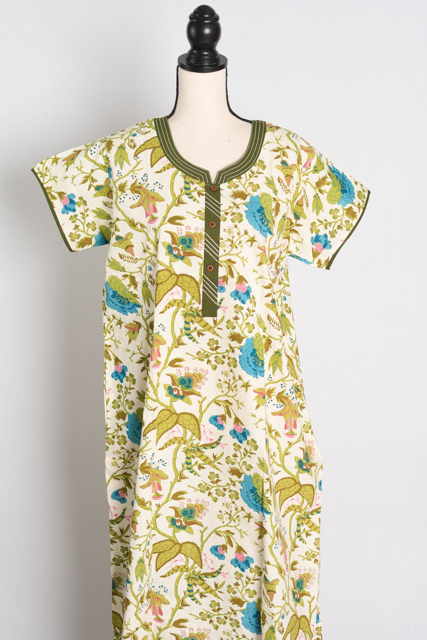 Printed White and Green Cotton Nightwear in Regular Size.