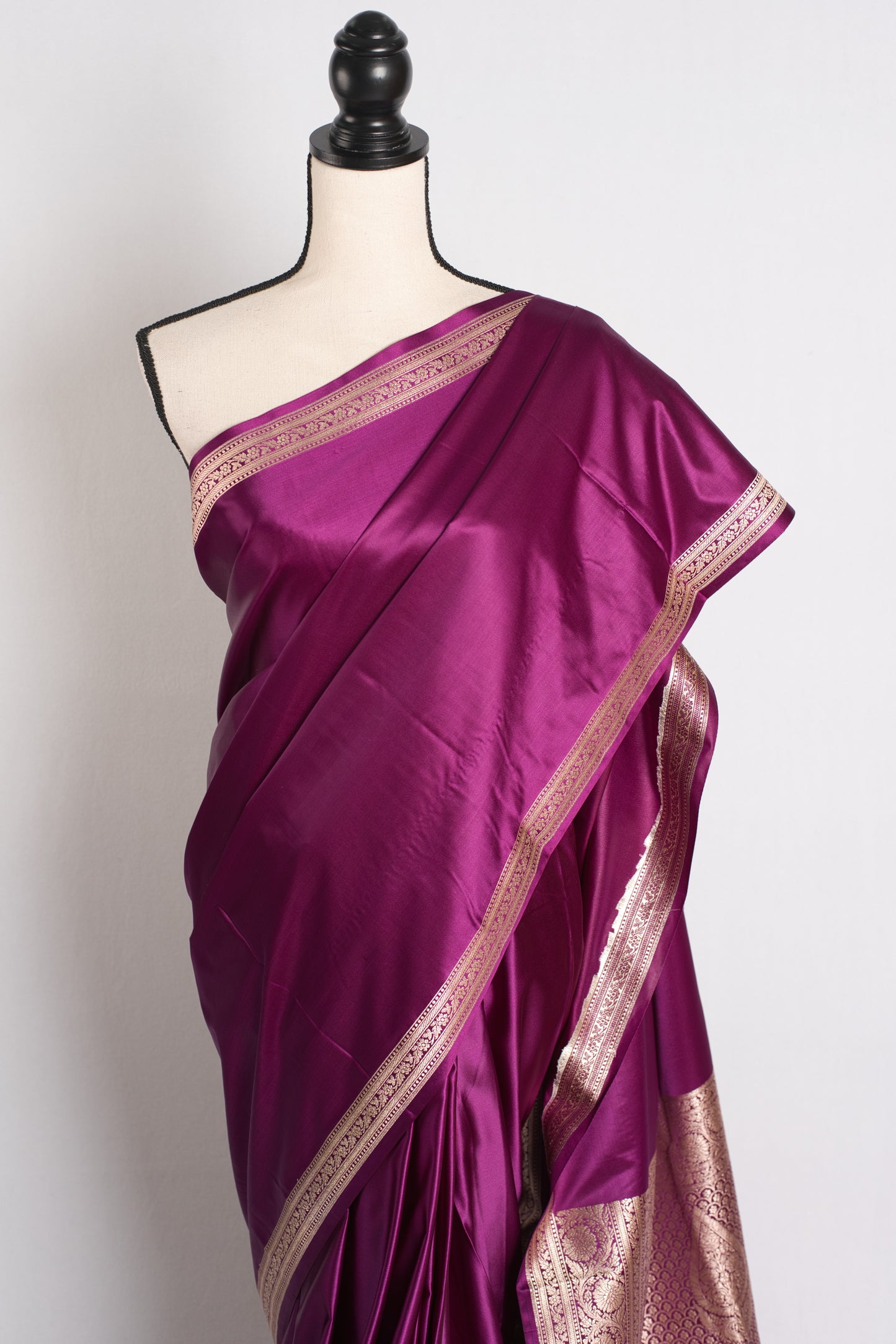Semi Mashru Valkalam Banarasi Saree in Purple and Gold.
