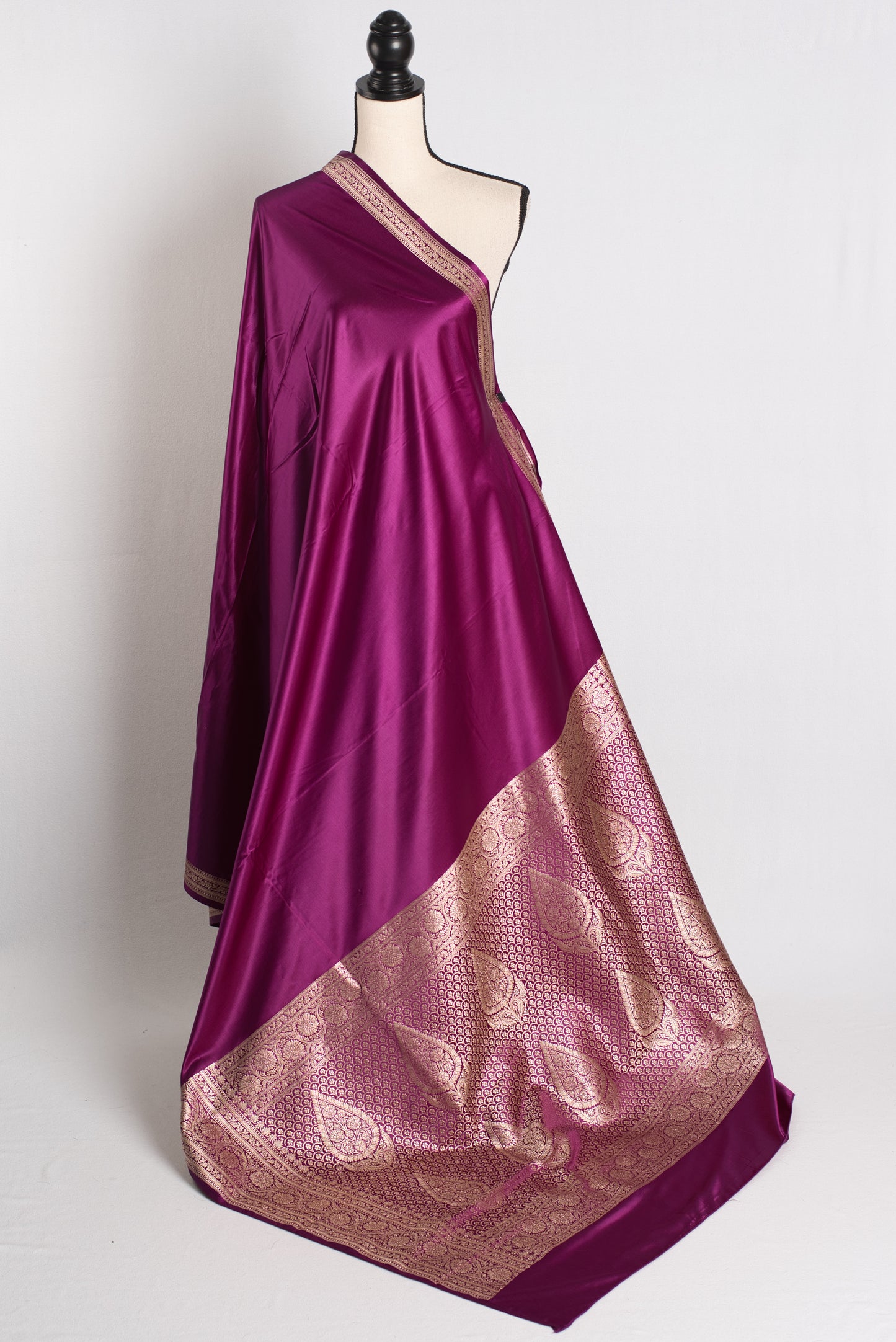 Semi Mashru Valkalam Banarasi Saree in Purple and Gold.