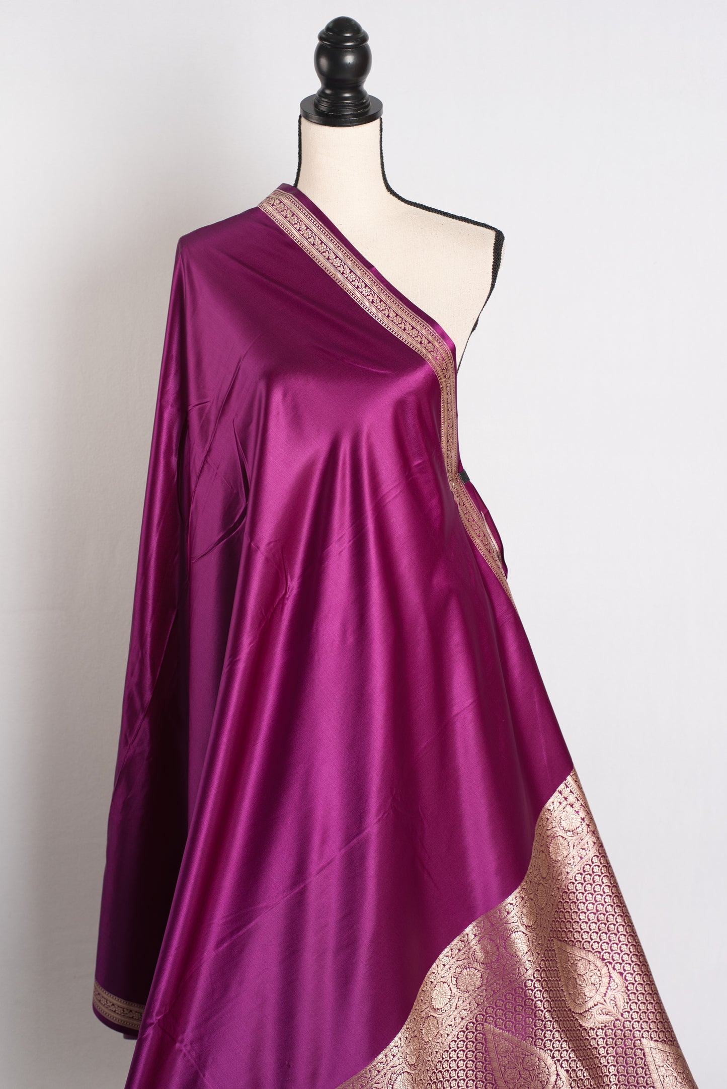 Semi Mashru Valkalam Banarasi Saree in Purple and Gold.