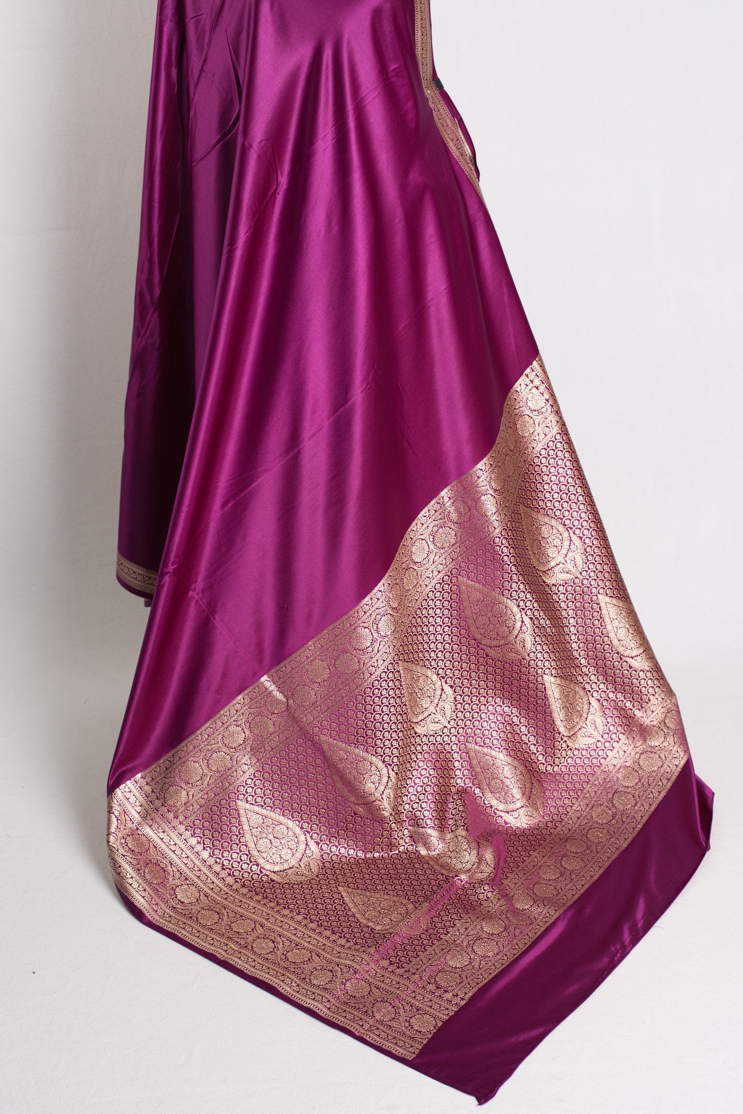 Semi Mashru Valkalam Banarasi Saree in Purple and Gold.