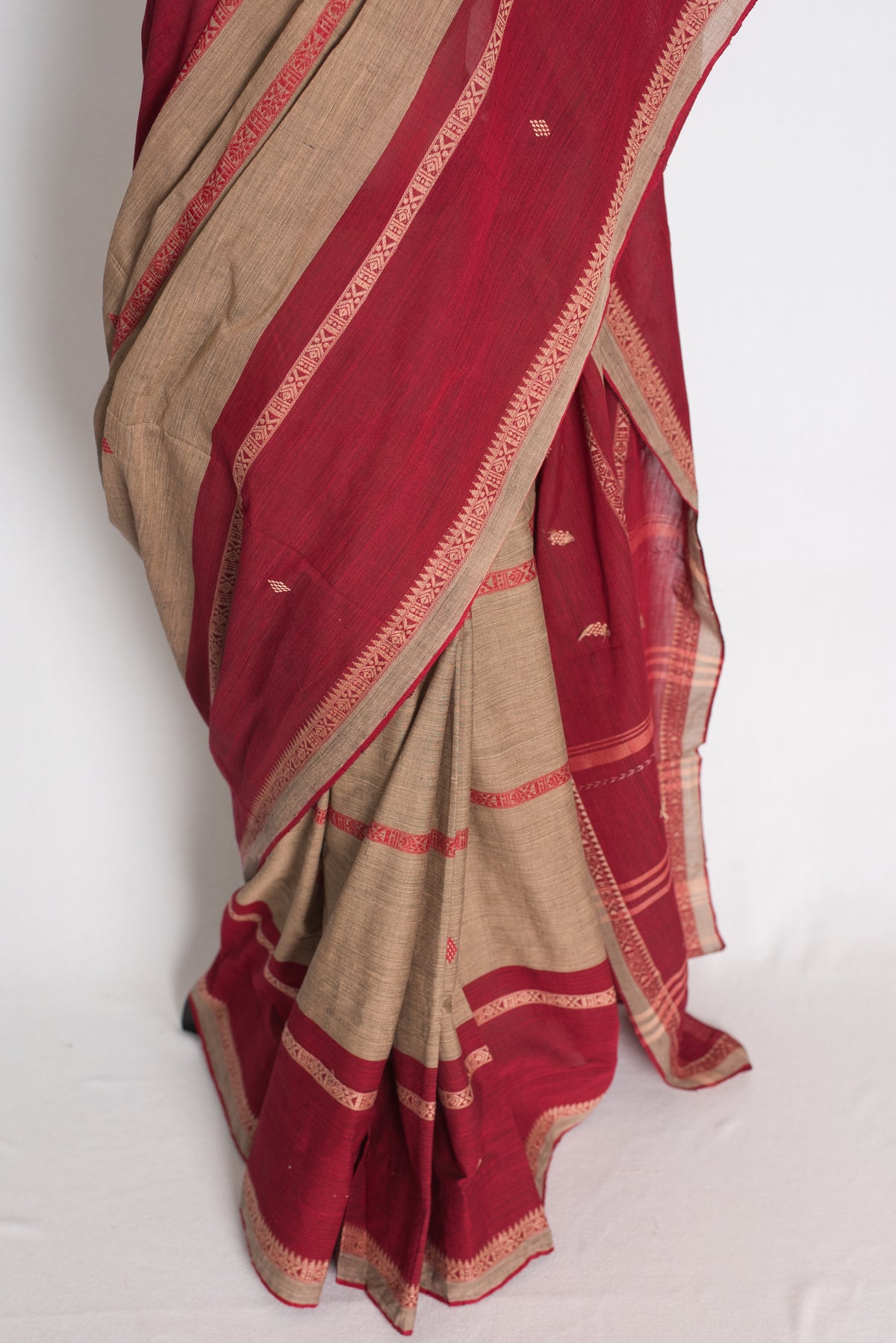 Rita: Brown and Dark Red Soft Cotton Dhaniakhali Saree image 5