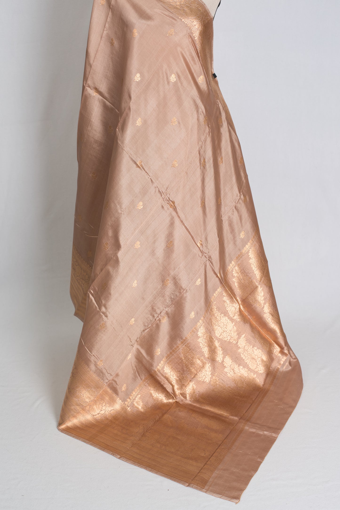 Kanakavalli : Silk Mark Certified English Brown Satin Silk Banarasi Saree image 3