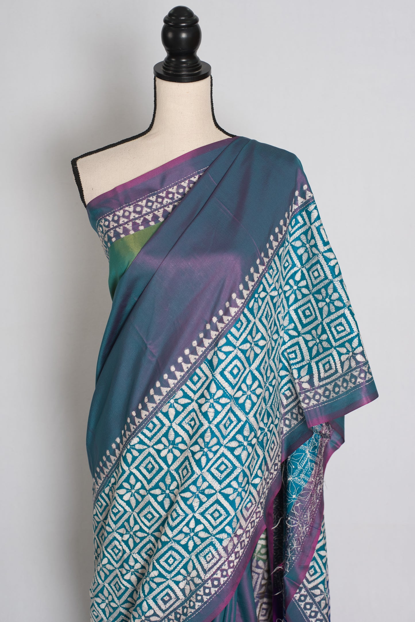 Kavitha : Tri-Color Hand Embroidered Kantha Stitch Bishnupur Blended Silk Saree image 6