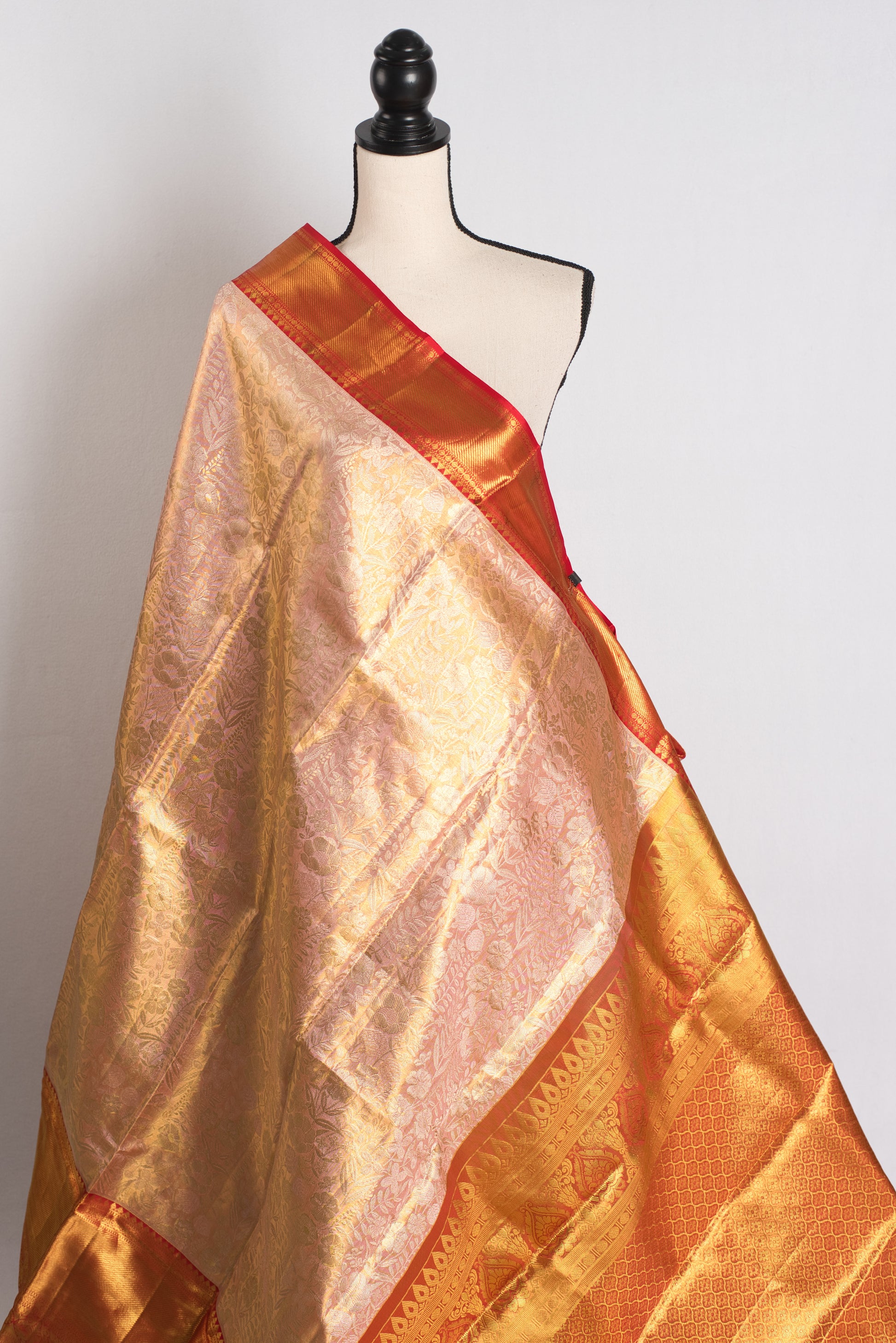 Blush Petal : Handwoven Brocade Bridal Kanjivaram Silk Saree image 4