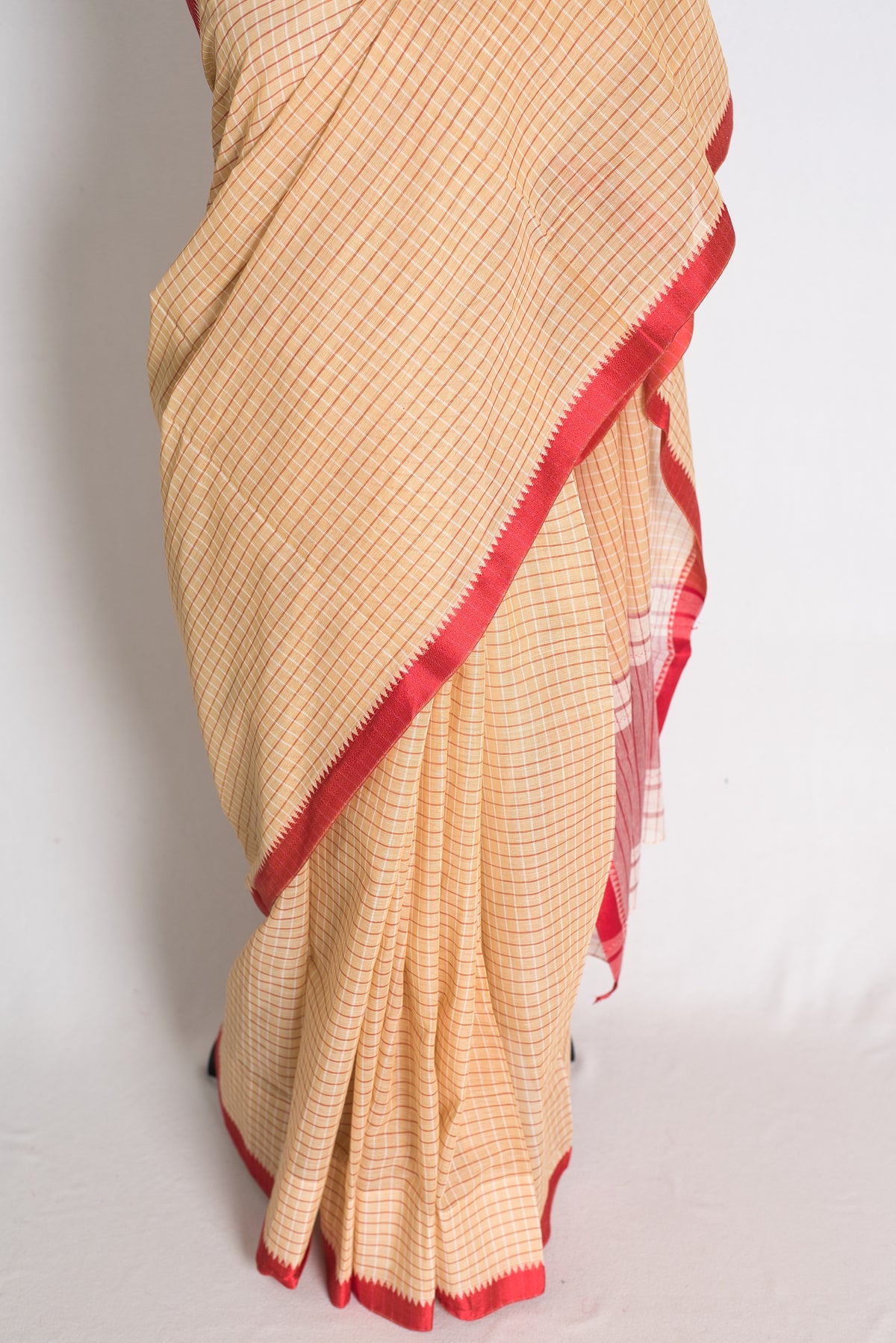 Manasi: Brown and Red Dhaniakhali Soft Cotton Saree with Satin Border image 5