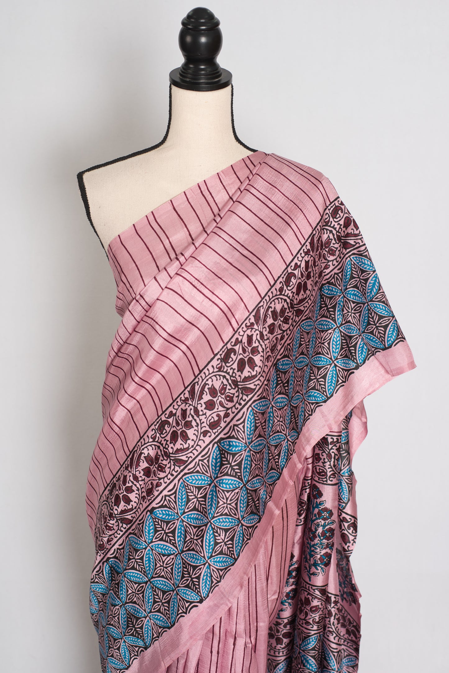 Archana : Soft Pink and Black Hand Block Printed Murshidabad Silk Saree image 6