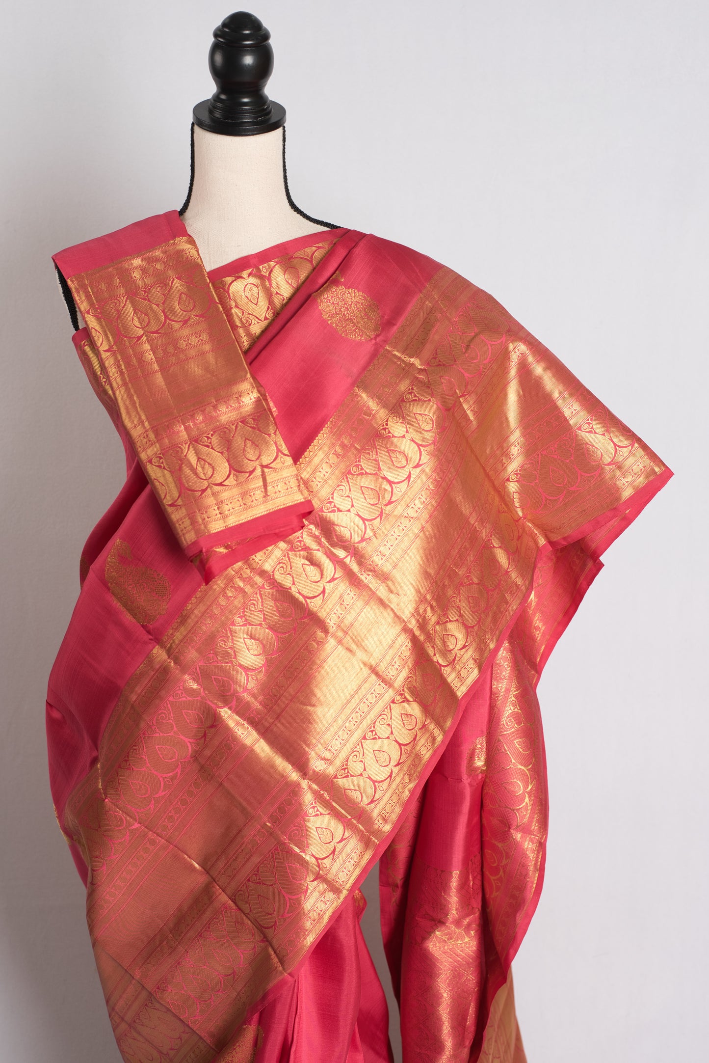 Petal Pink : Silk Mark Certified Handwoven Kanjivaram Silk Saree image 2