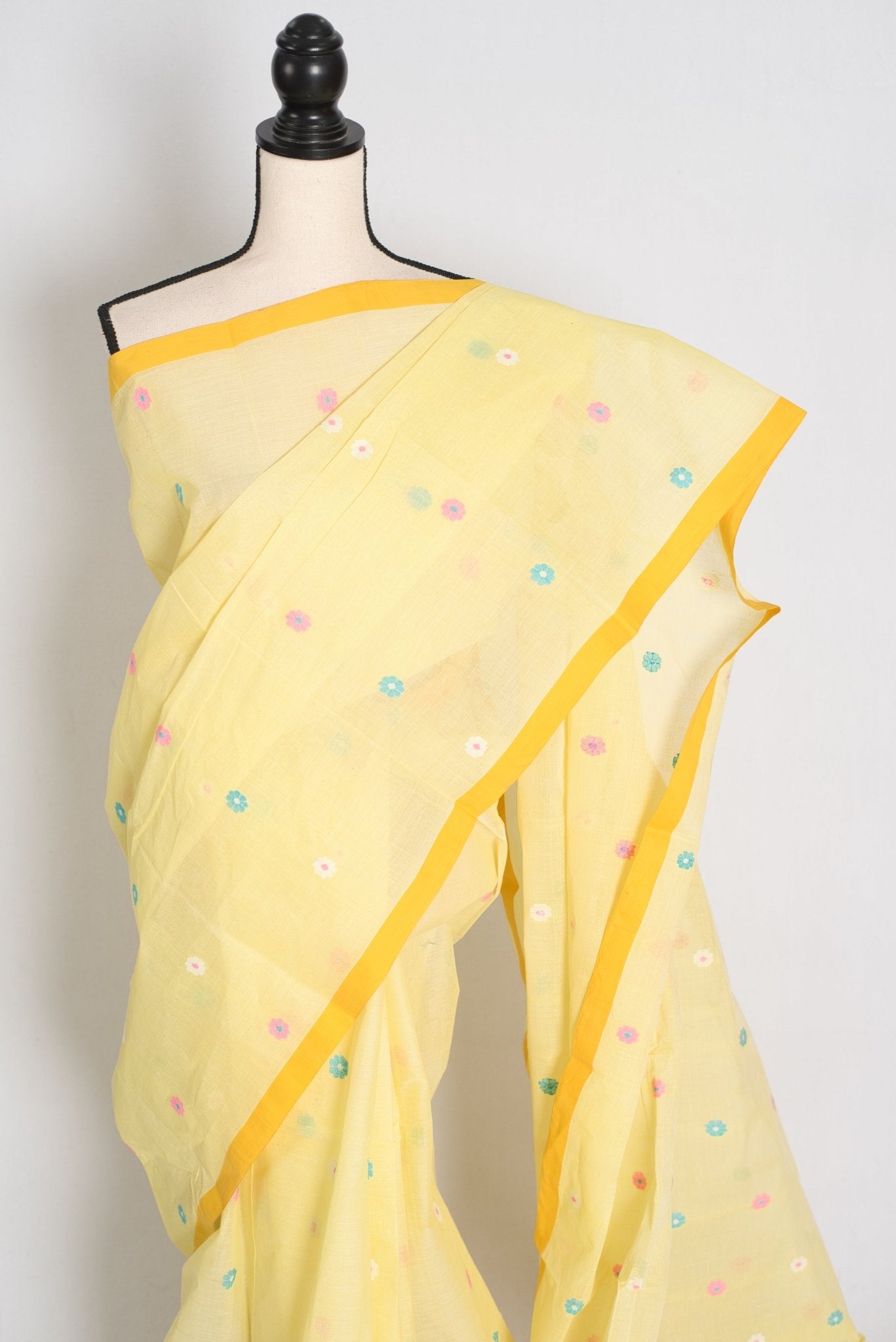 Bhumi: Light Yellow Pure Bengal Cotton Jamdani Saree - Handloom Tant - Saree Mandi
