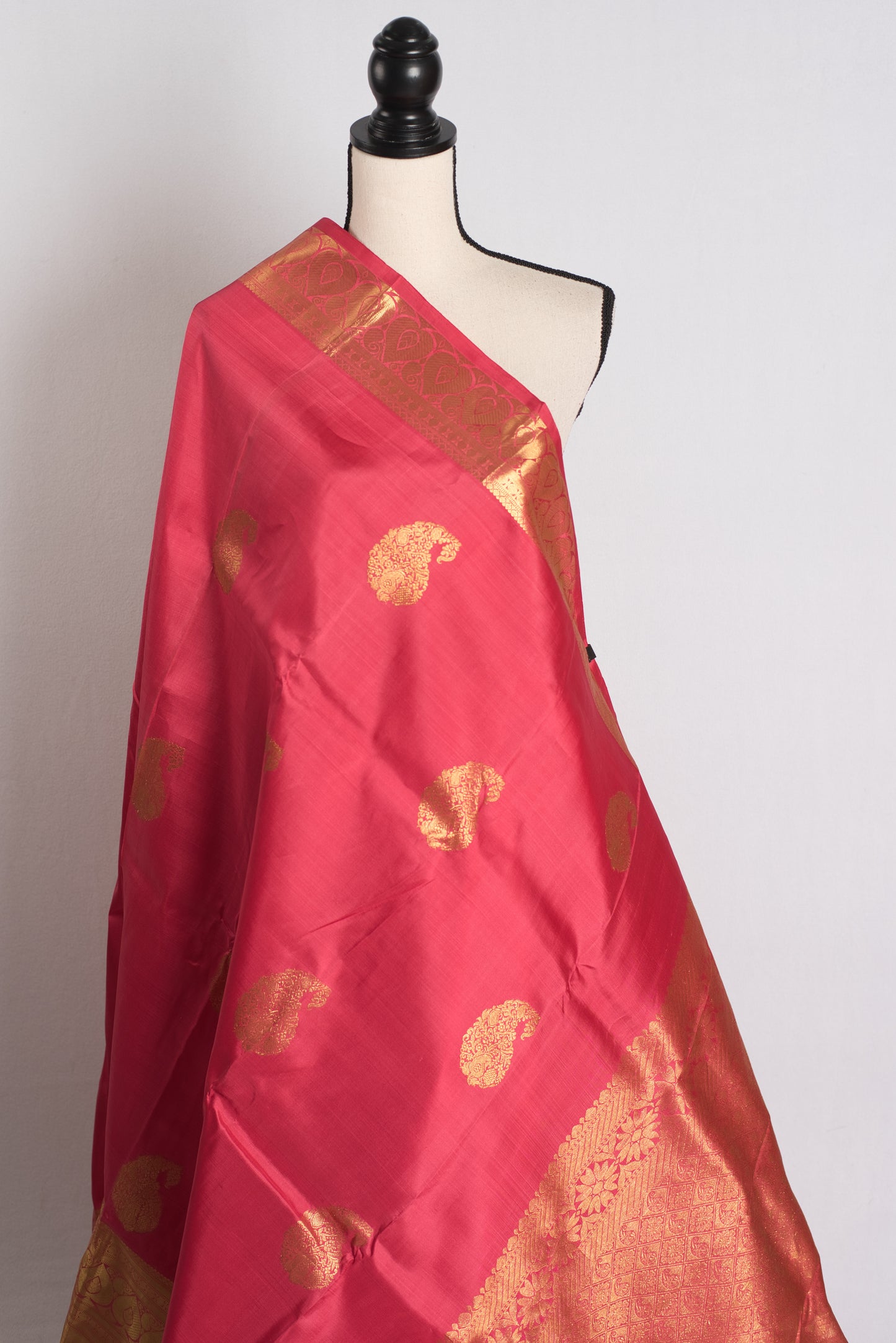 Petal Pink : Silk Mark Certified Handwoven Kanjivaram Silk Saree image 4