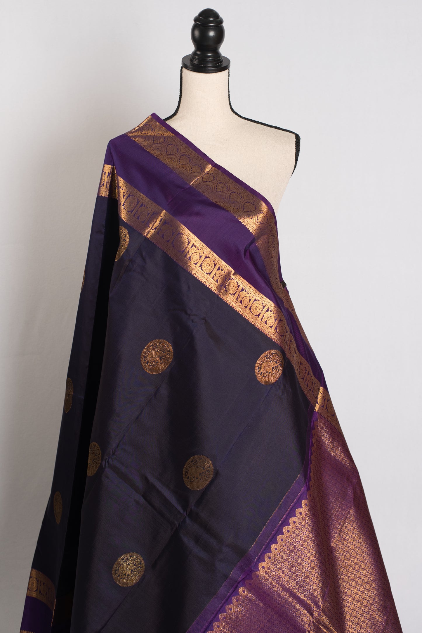 Meghvarsha : Dark Bluish Purple Handwoven Kanjivaram Silk Saree image 3
