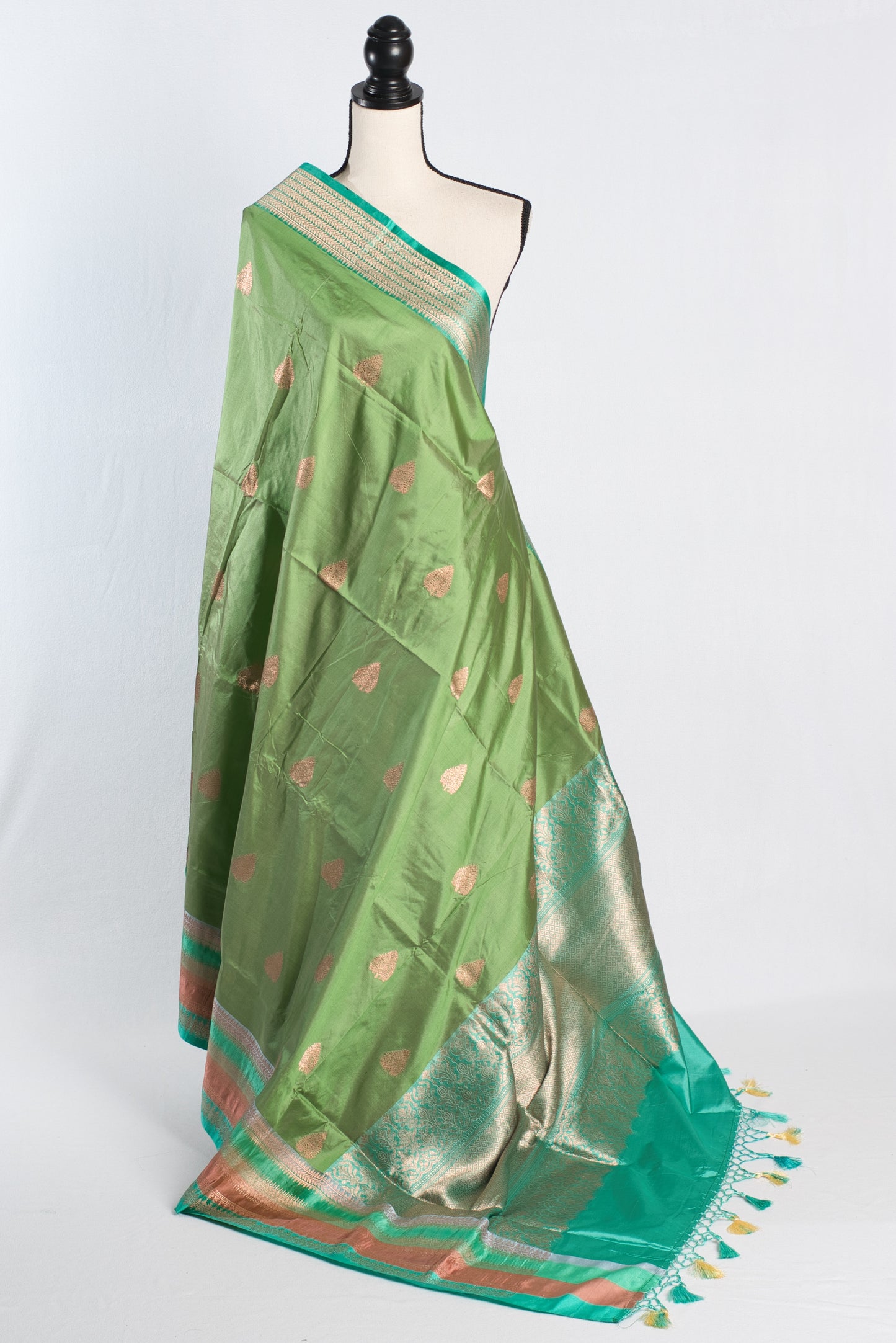 Silk Mark Certified Katan Banarasi Saree with 42 Size Stitched Blouse image 3