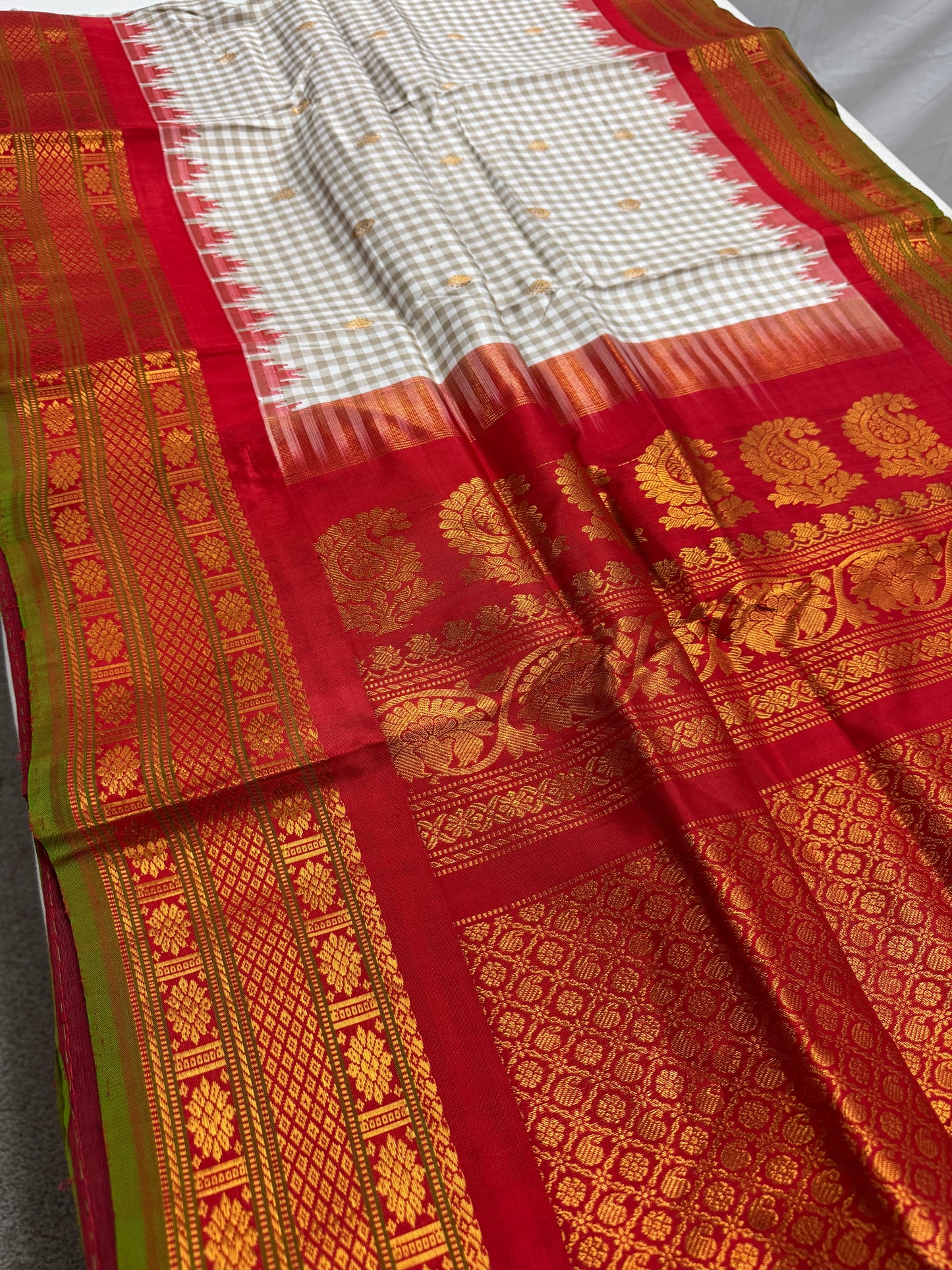 Kavya : Silk Mark Certified Micro Checks Kanji Gadwal Silk Saree image 4