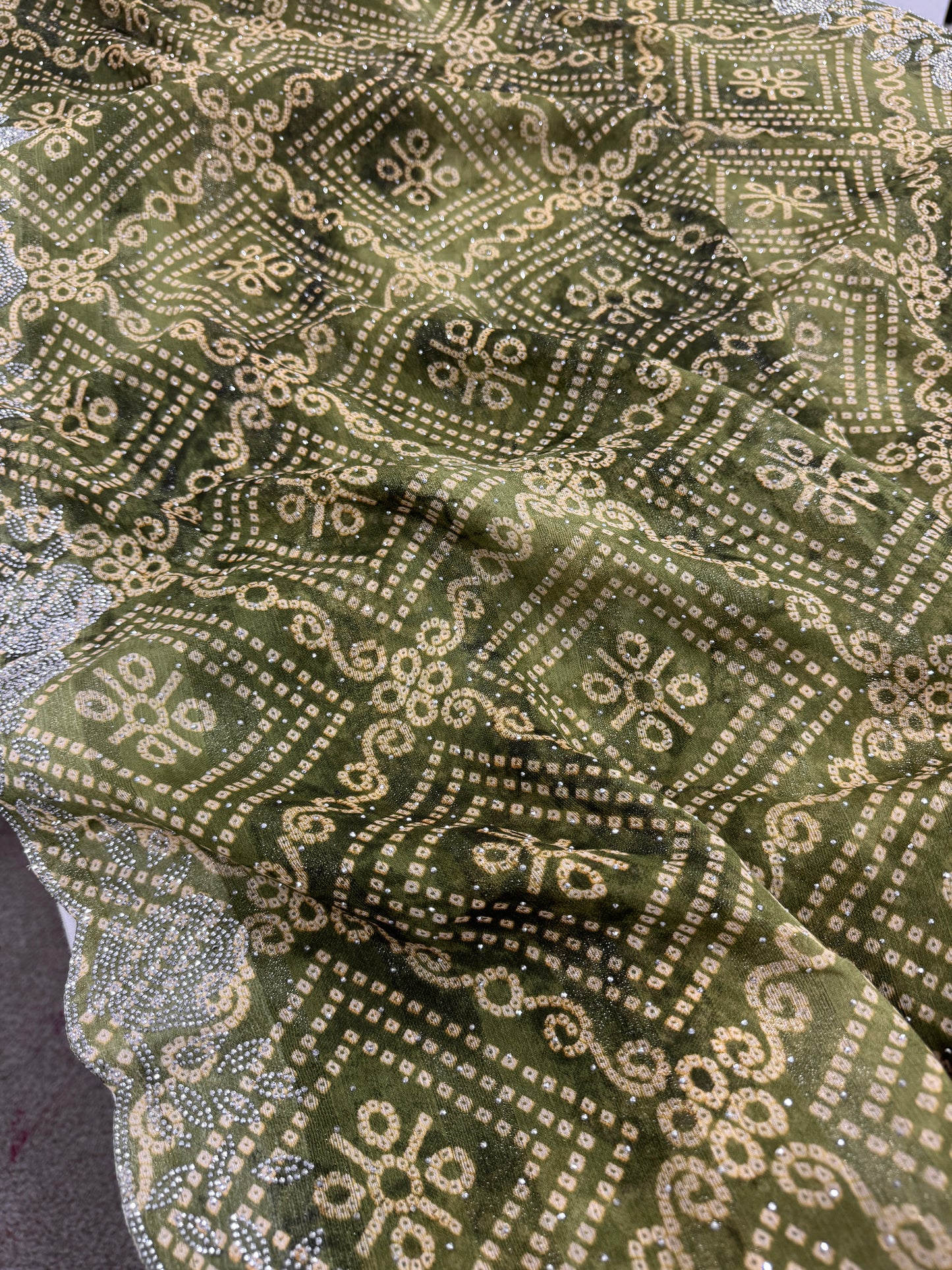 Bandhani Glow - Budget Bandhani Georgette Saree in Green image 5