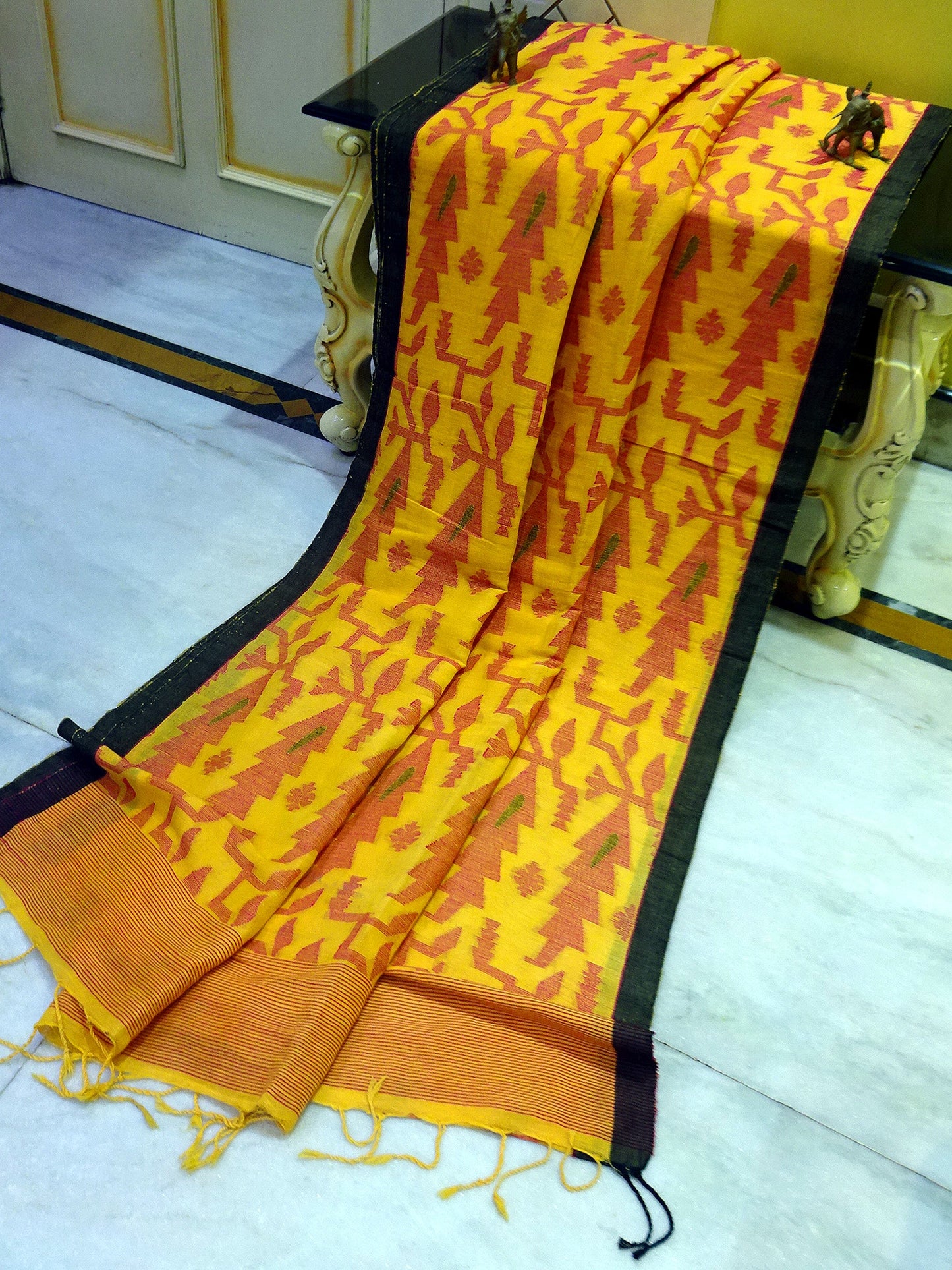 Handloom Soft Cotton Linen Jamdani Saree in Yellow, Black and Hot Pink