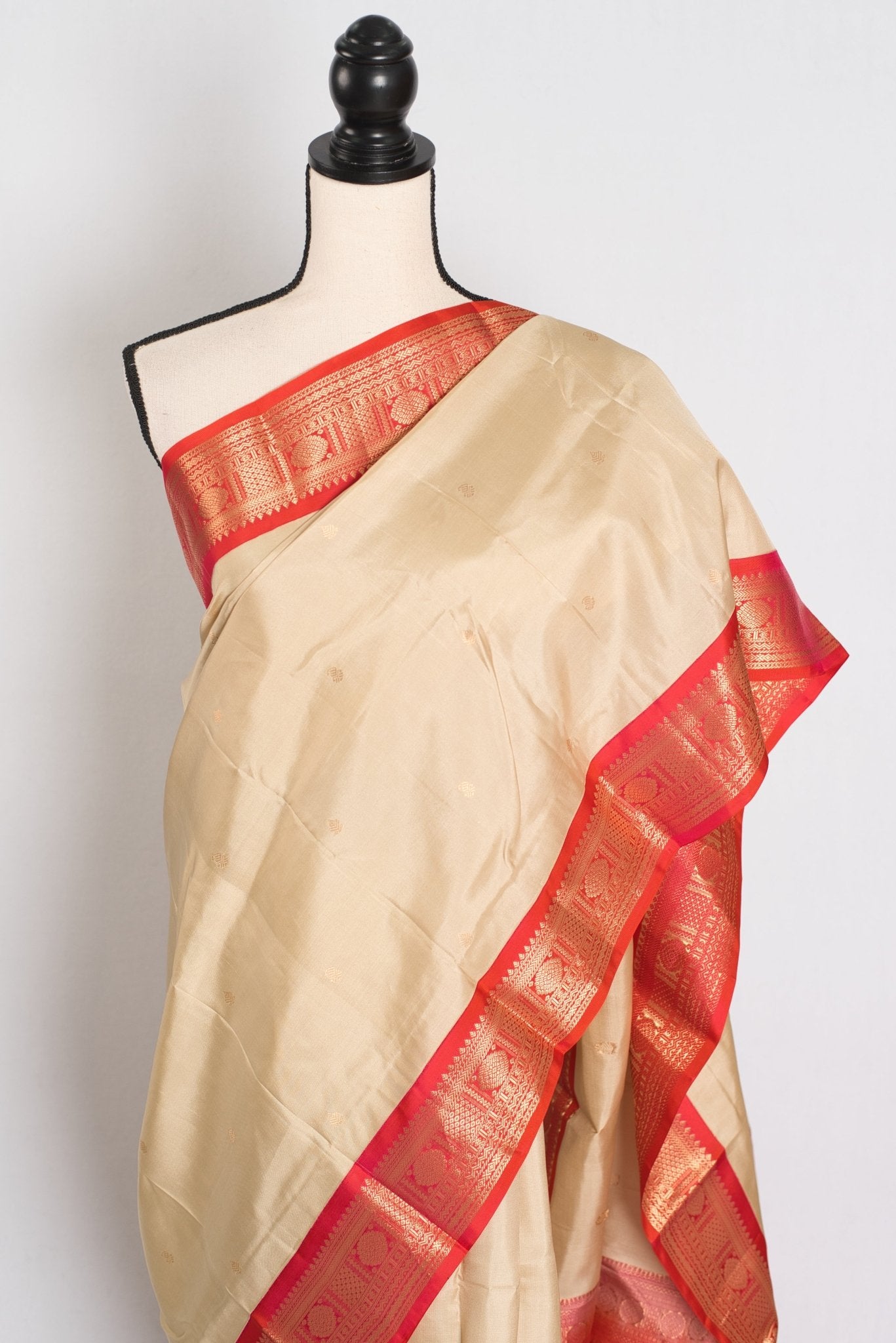 Mohini: Clay White & Coral Pink Kanjivaram Silk Saree | Silk Mark Certified - Saree Mandi