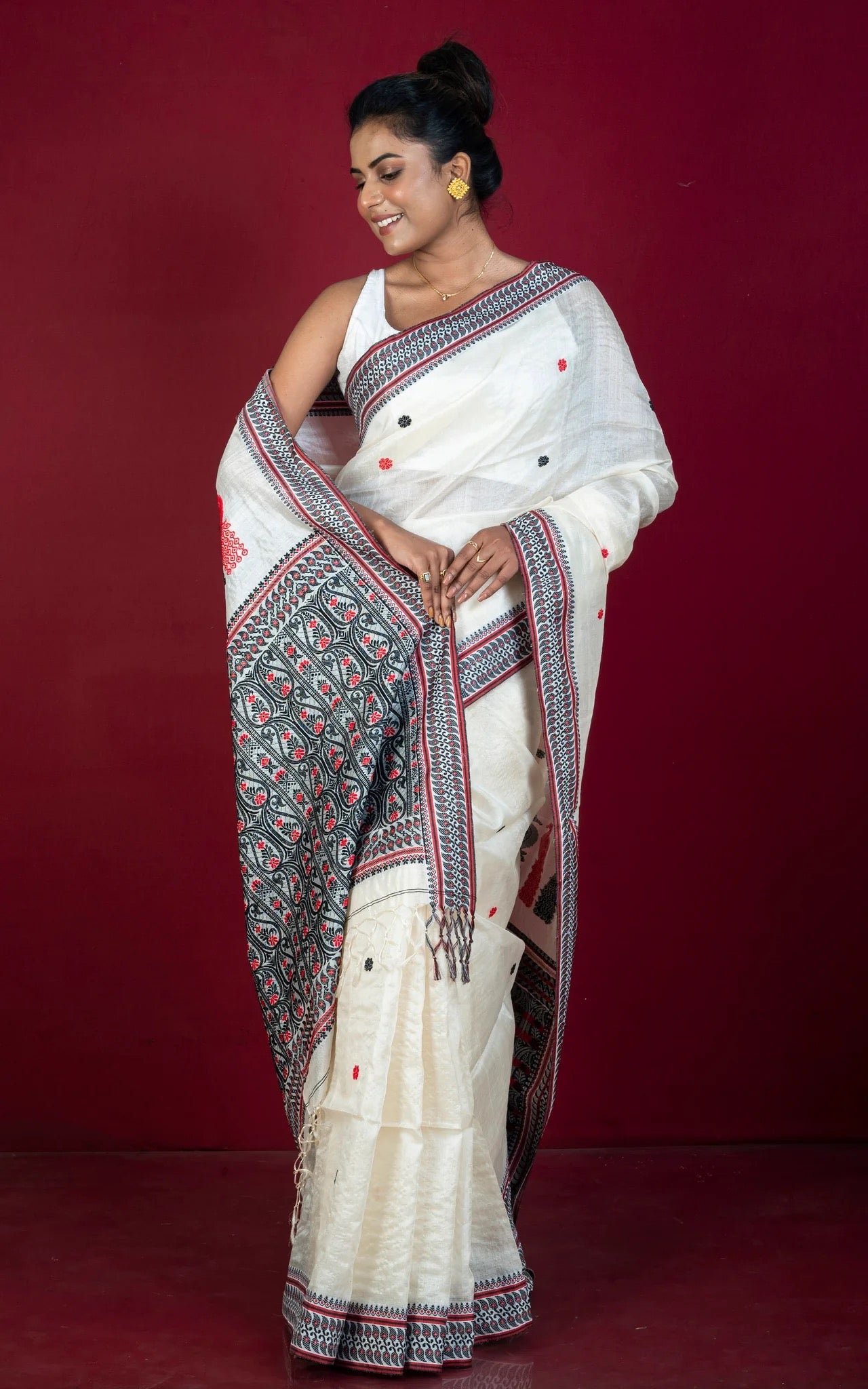 Bengal Tussar Silk Saree in Off White and Black - Premium Bengal Collection.