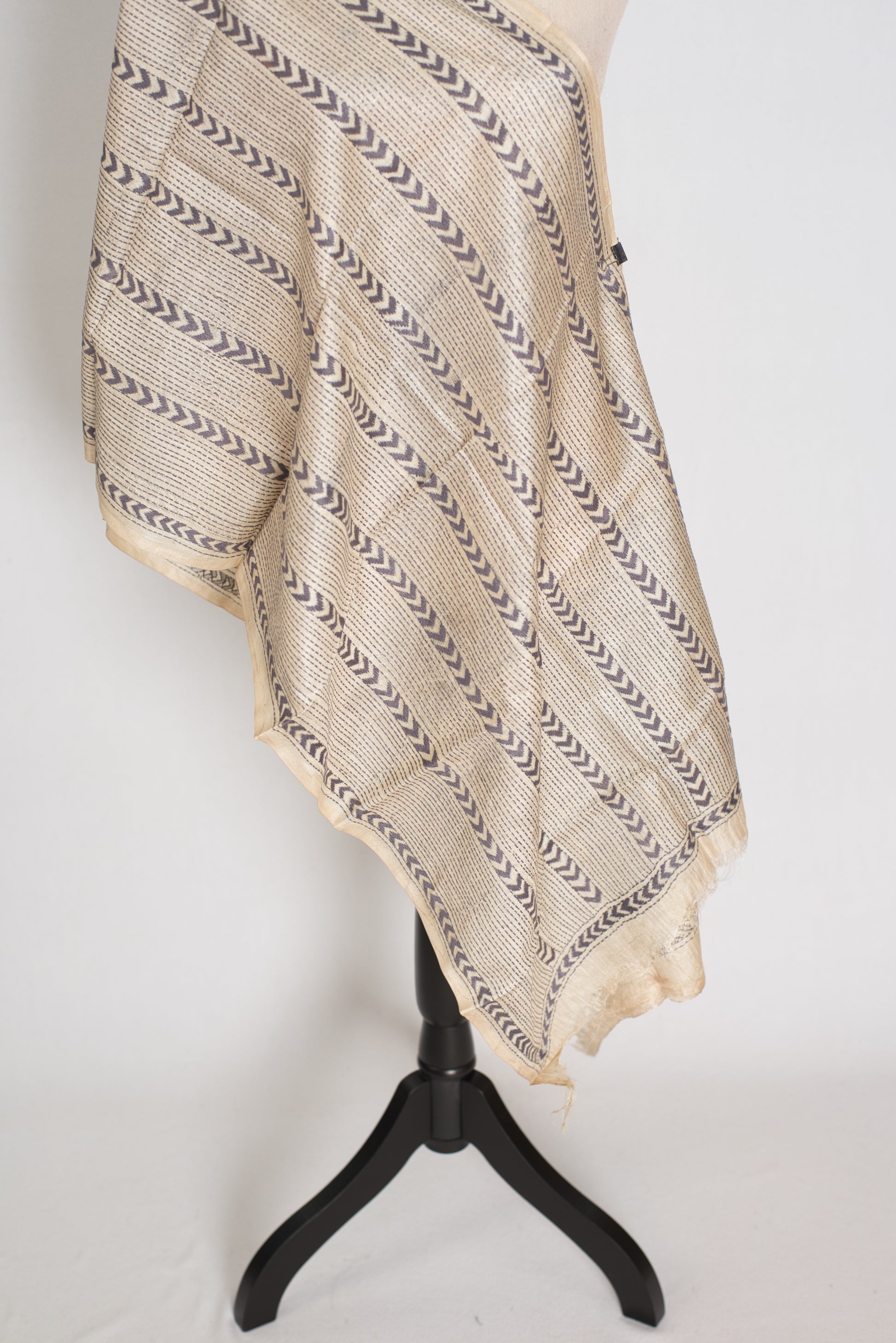 Mouli : Pure Tussar Silk Stole with Hand Embroidery Kantha Work – Beige and Grey image 1