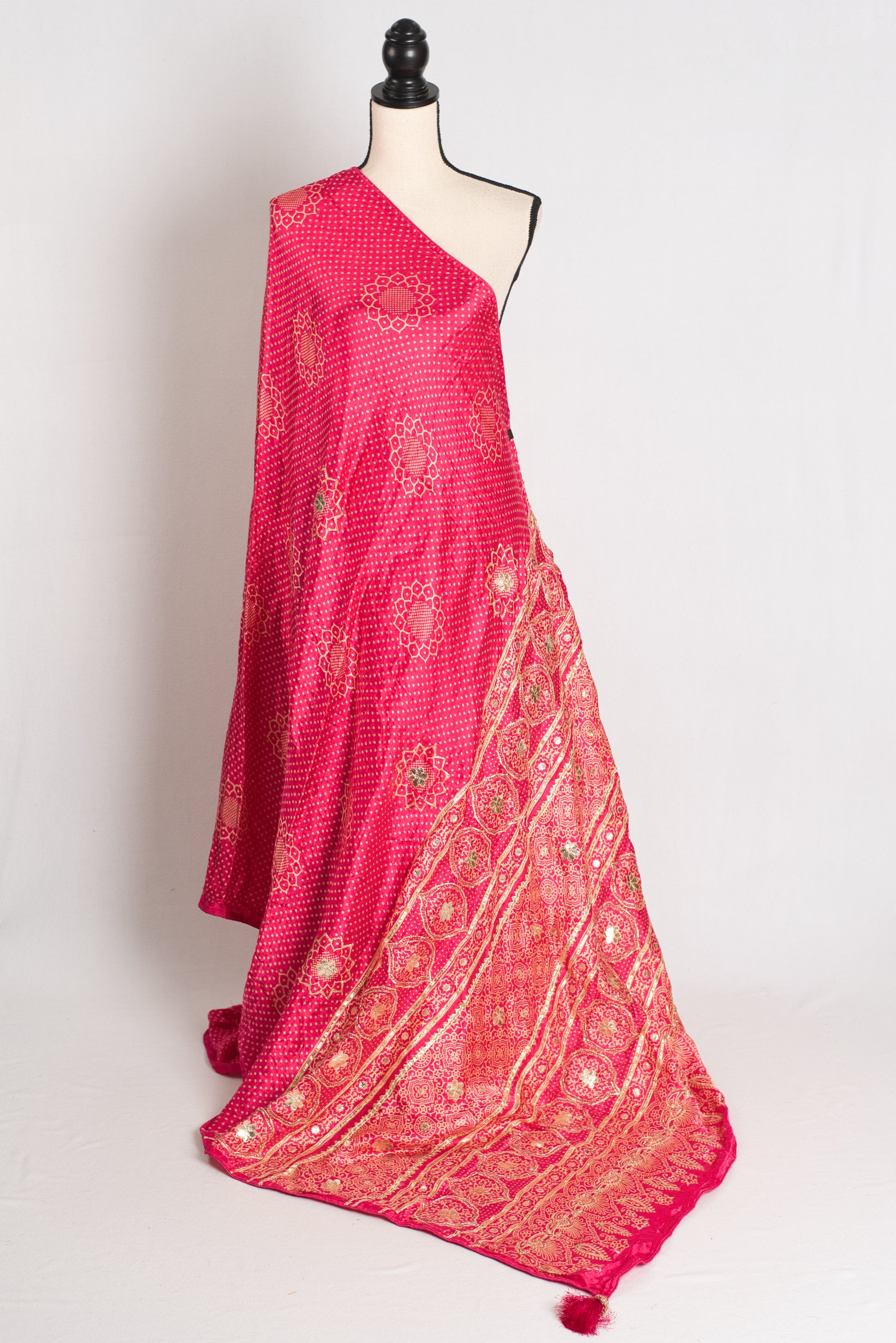 Vashu : Pink Modal Silk Bandhani Saree with Hand Embroidery Gota Patti Work image 3